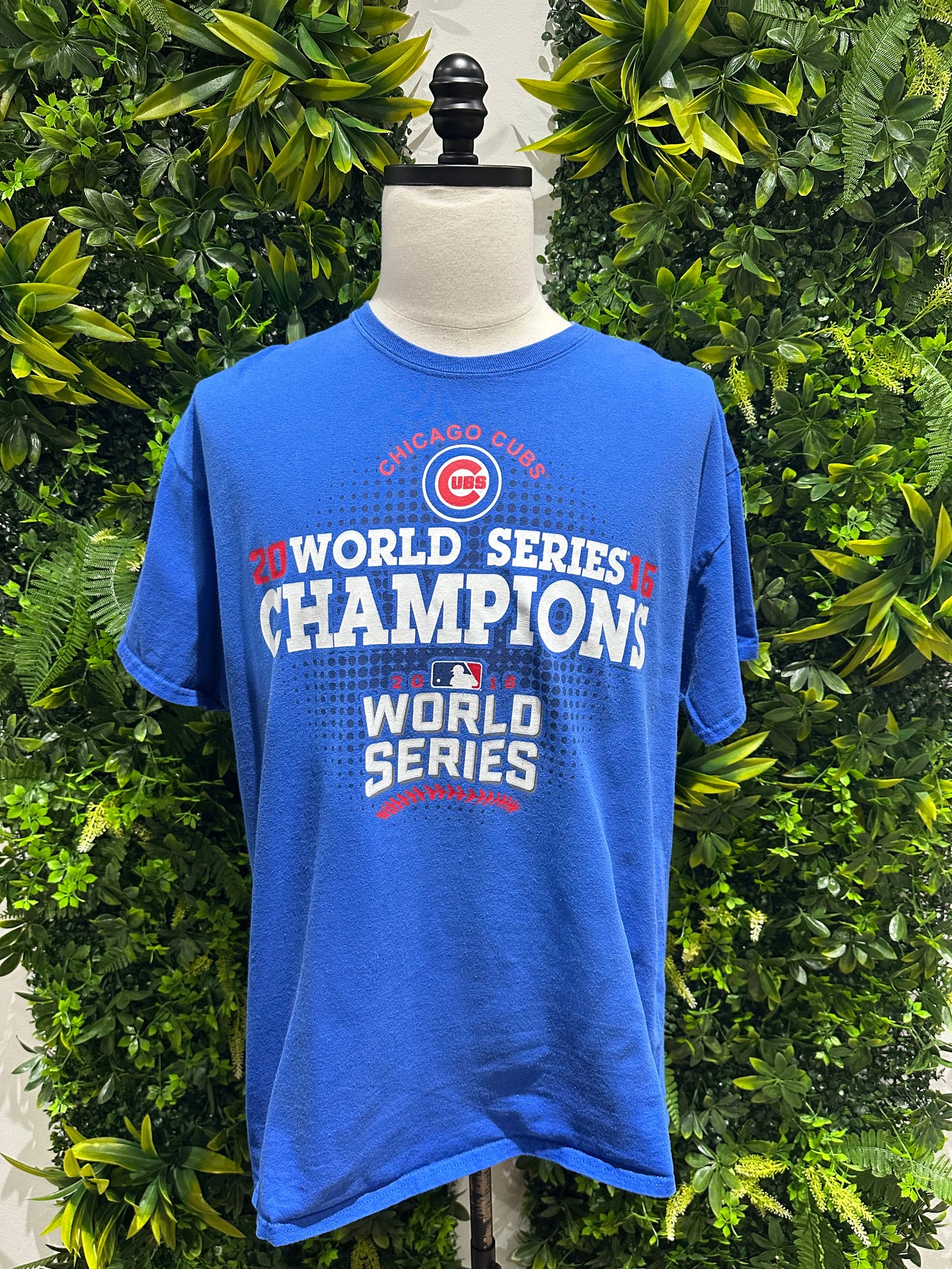 (Mens XL) MLB Chicago Cubs World Series Champion Shirt 007