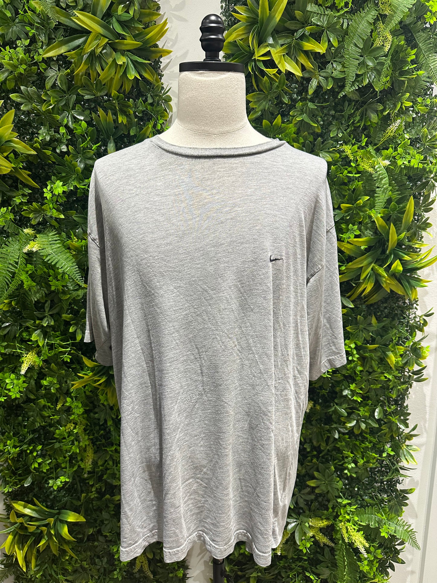 (Mens XL) 90s Nike Essential Shirt