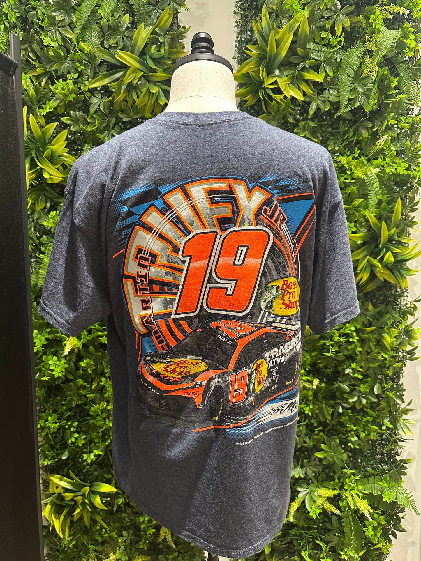 (Mens XL) NASCAR Shirt