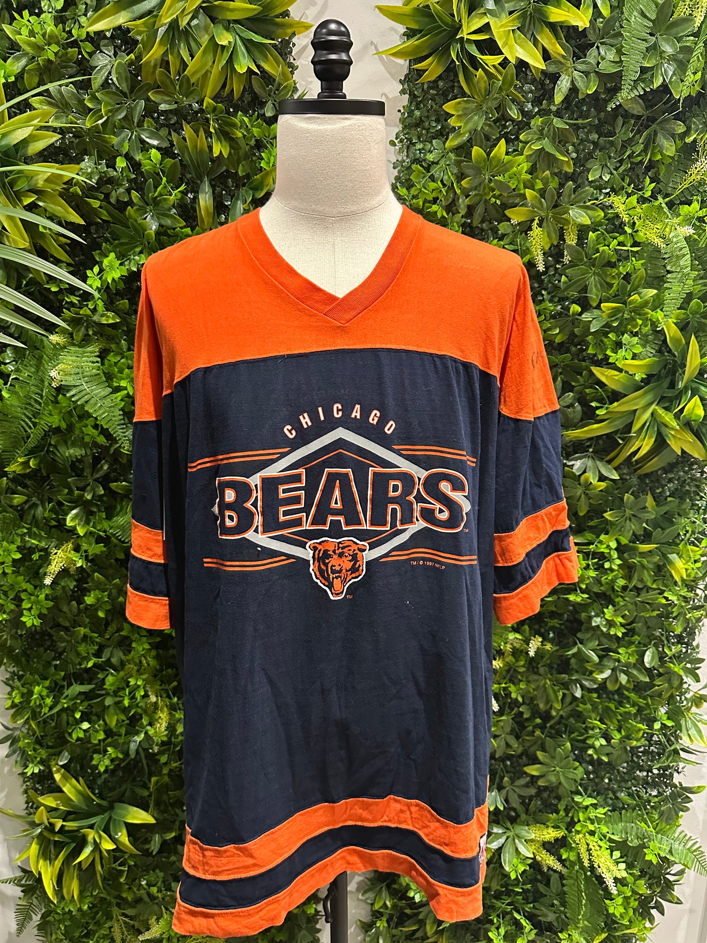 (Mens XL) 90s Chicago Bears Shirt *Signed