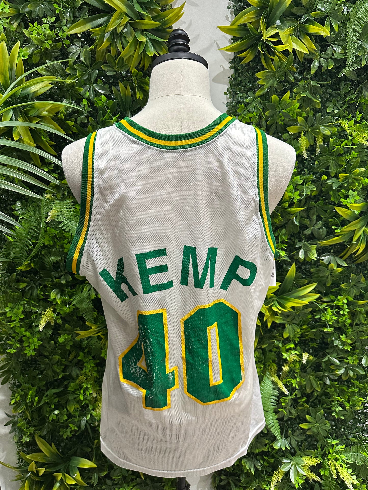 (Mens 40/Medium) 90s Shawn Kemp Seattle Supersonics Jersey