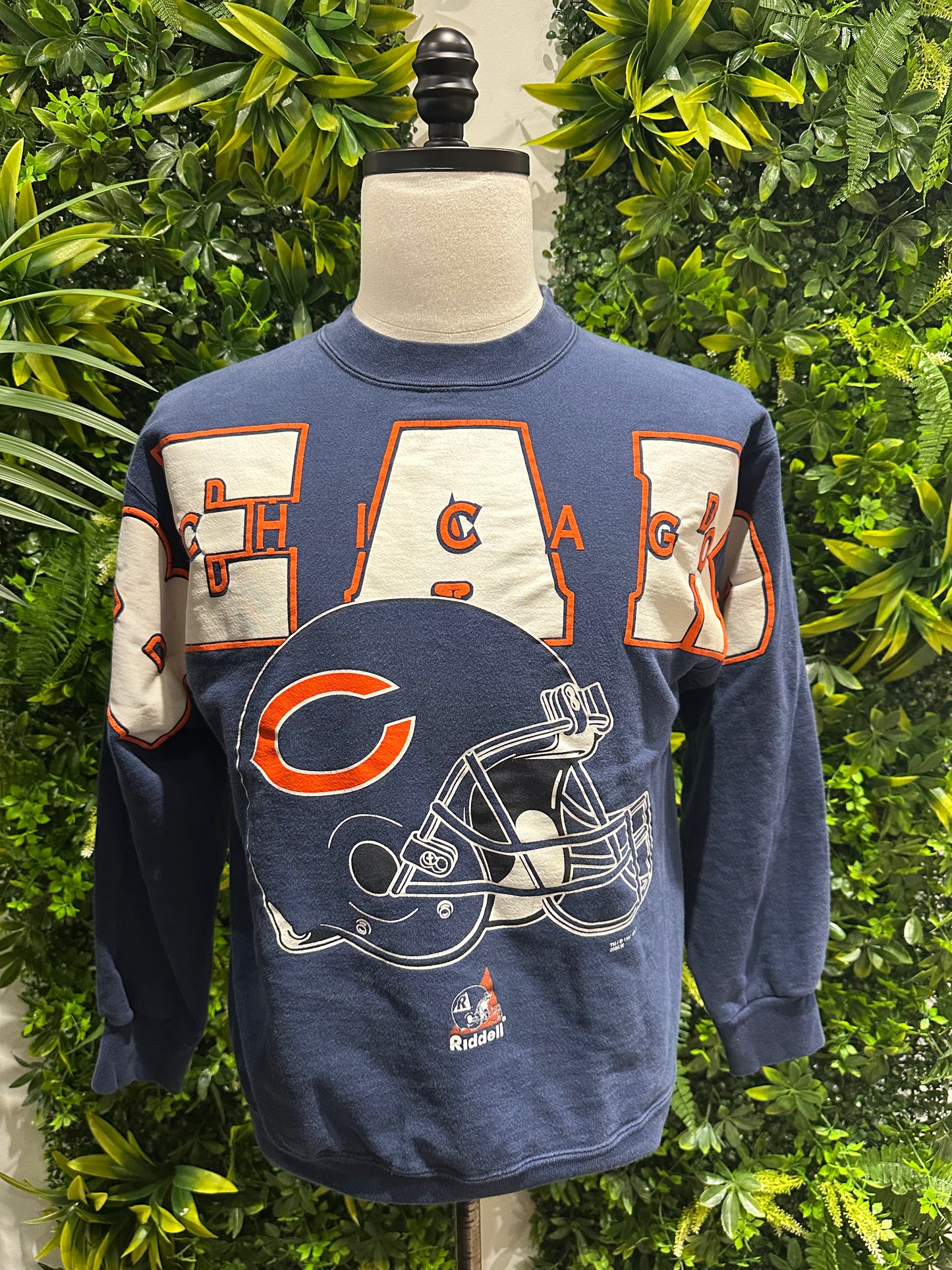 (Womans Medium) 90s Chicago Bears Spellout Sweater