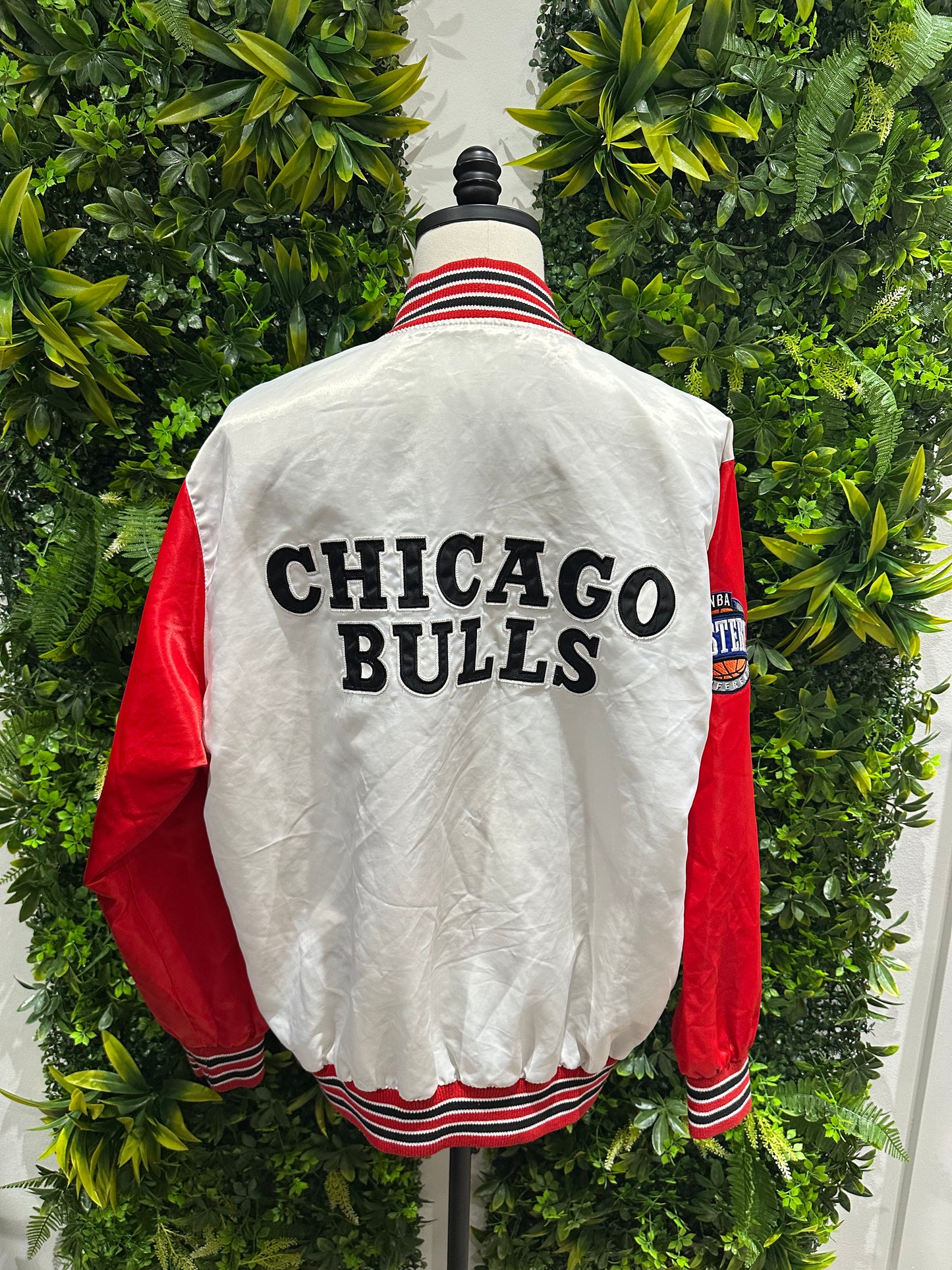 (Mens 2X) Starter Chicago Bulls Bomber Jacket 007