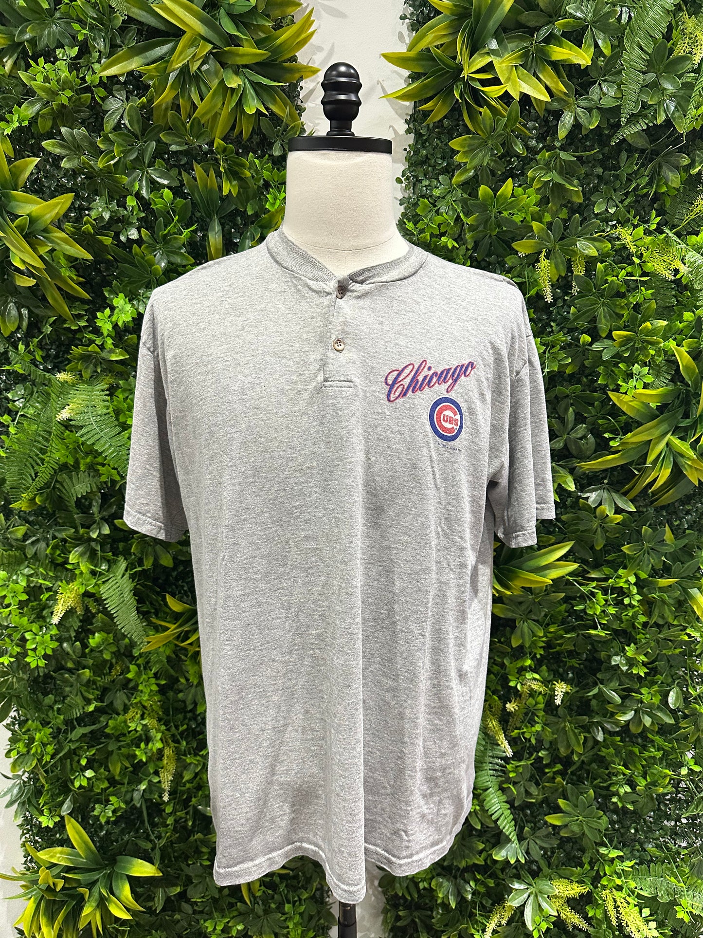 (Mens Large) 90s Chicago Cubs Henley Shurt