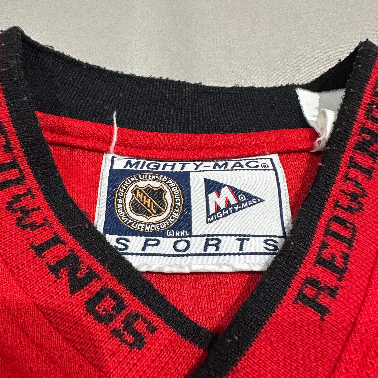 Vintage 90s Detroit Red Wings Kids Jersey Medium