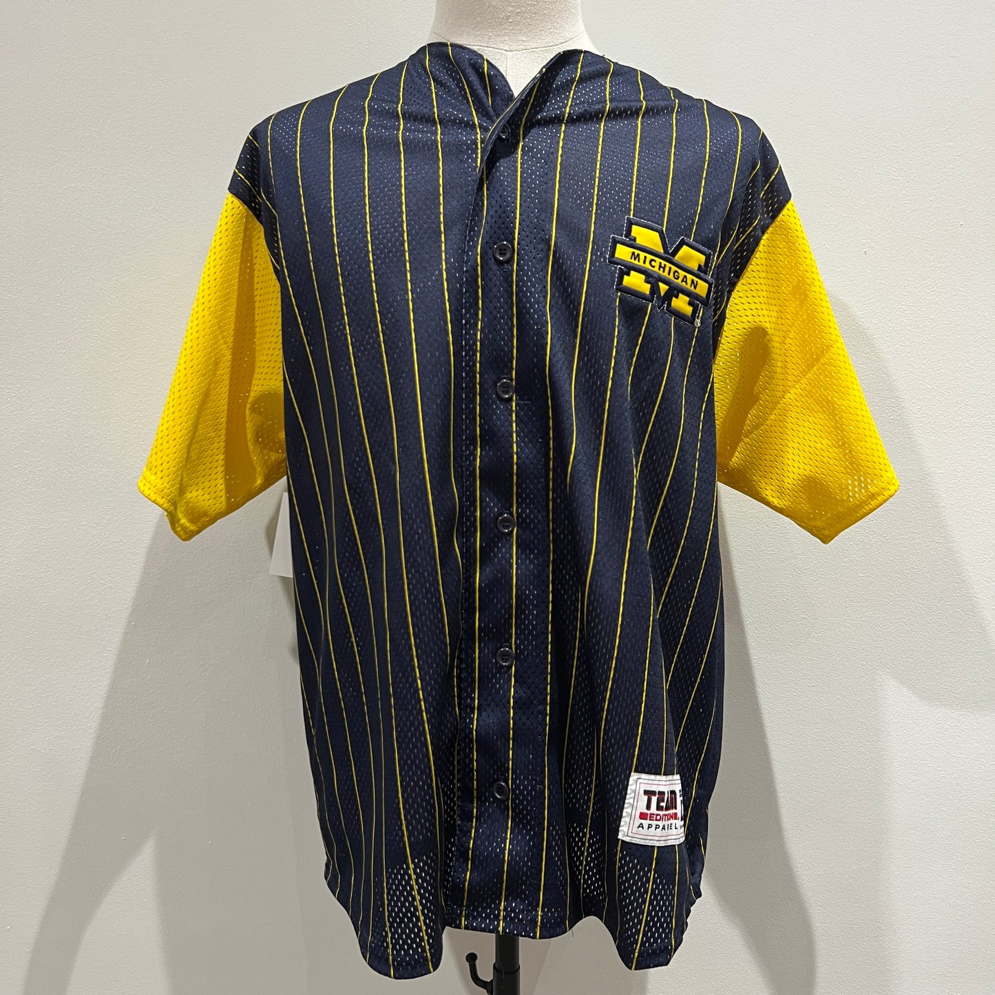 (Mens Large) 90s Michigan Baseball Jersey