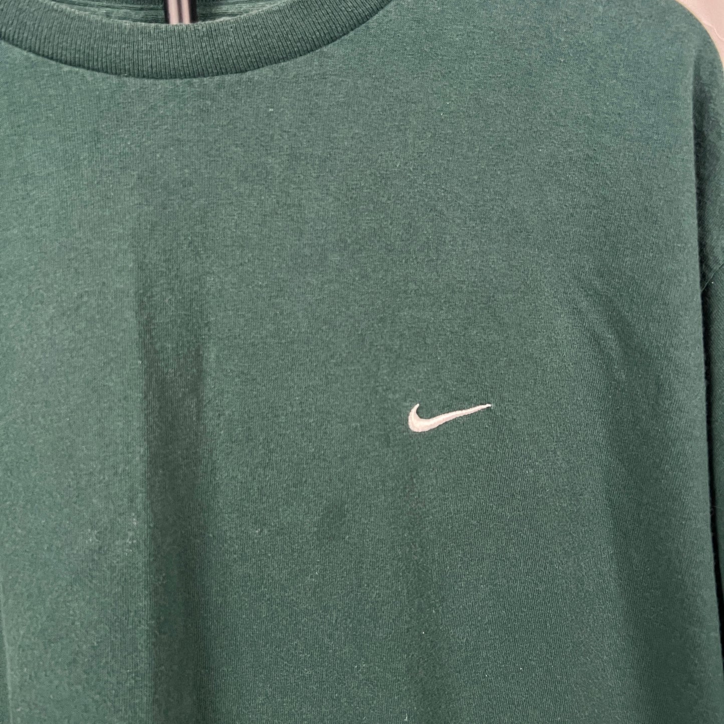 (Mens Large) 90s Nike Essential Shirt