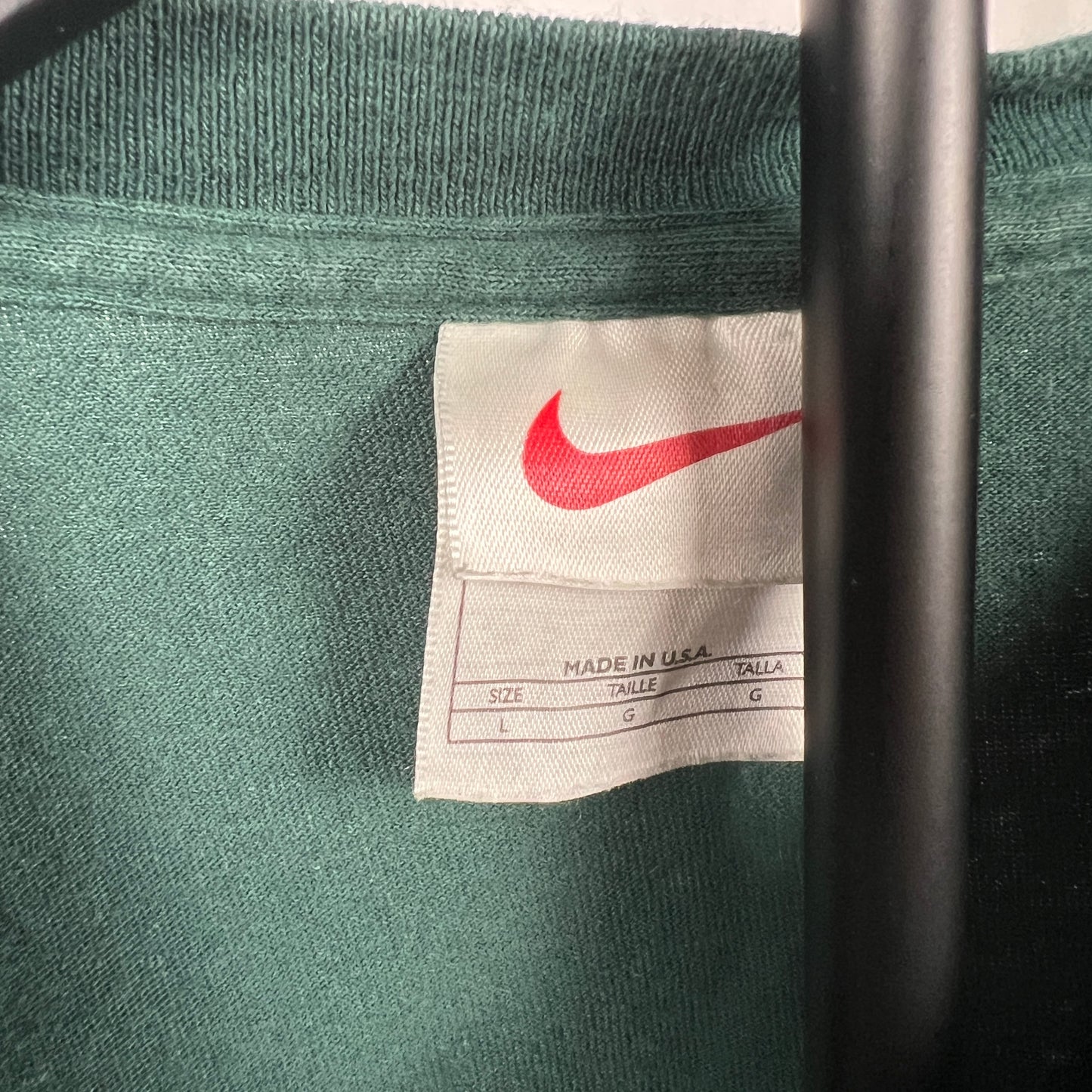 (Mens Large) 90s Nike Essential Shirt