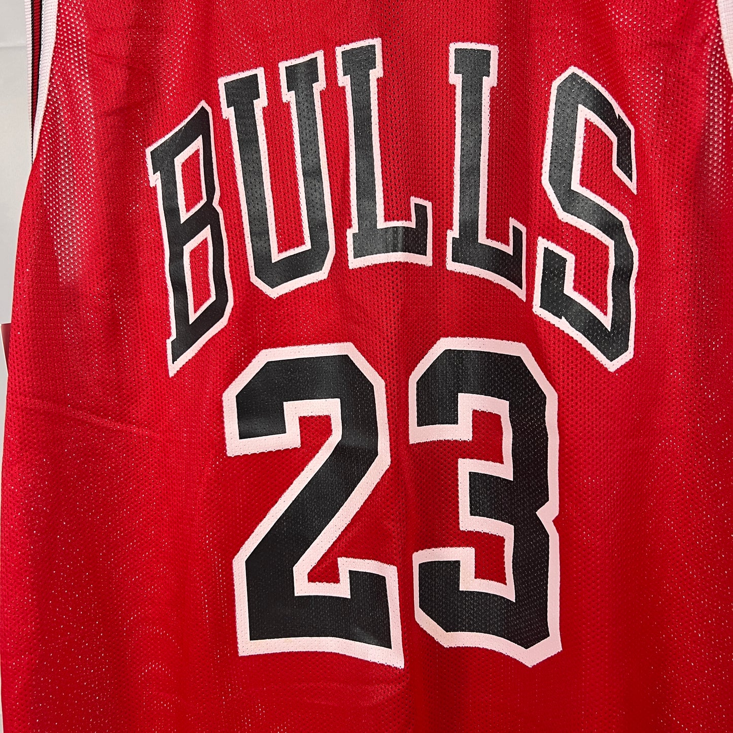 (Mens 44 / Medium) 90s Michael Jordan Chicago Bulls Jersey