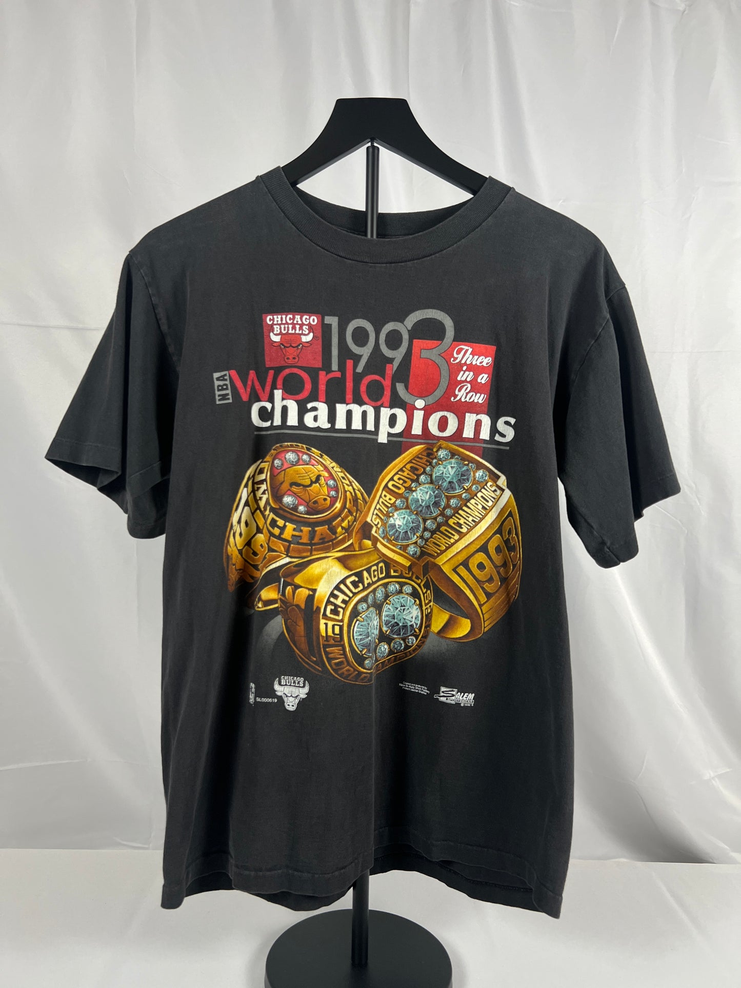 (Mens Medium) 1993 Chicago Bulls Ring Shirt