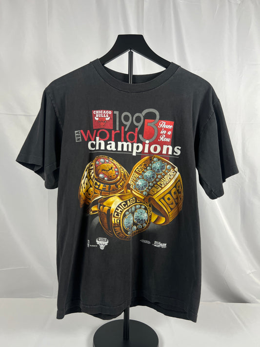 (Mens Medium) 1993 Chicago Bulls Ring Shirt