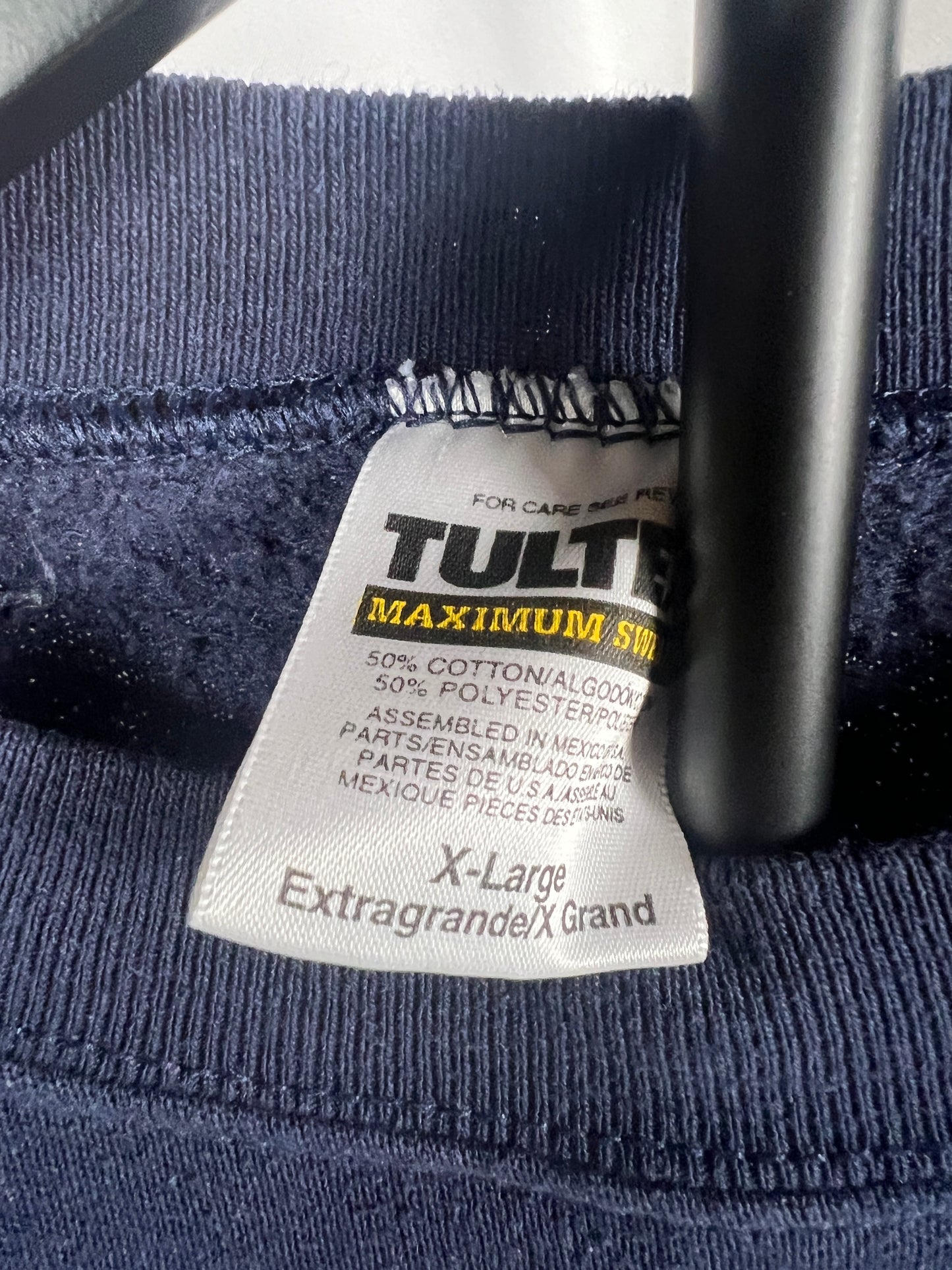 (Mens XL) 90s Shark Sweater