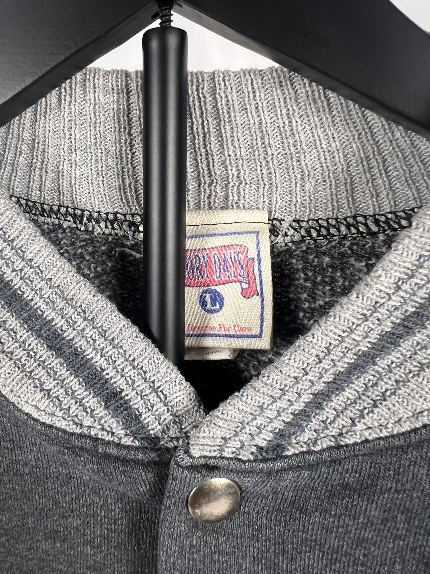 (Mens Large) 90s Notre Dame Cardigan Sweater