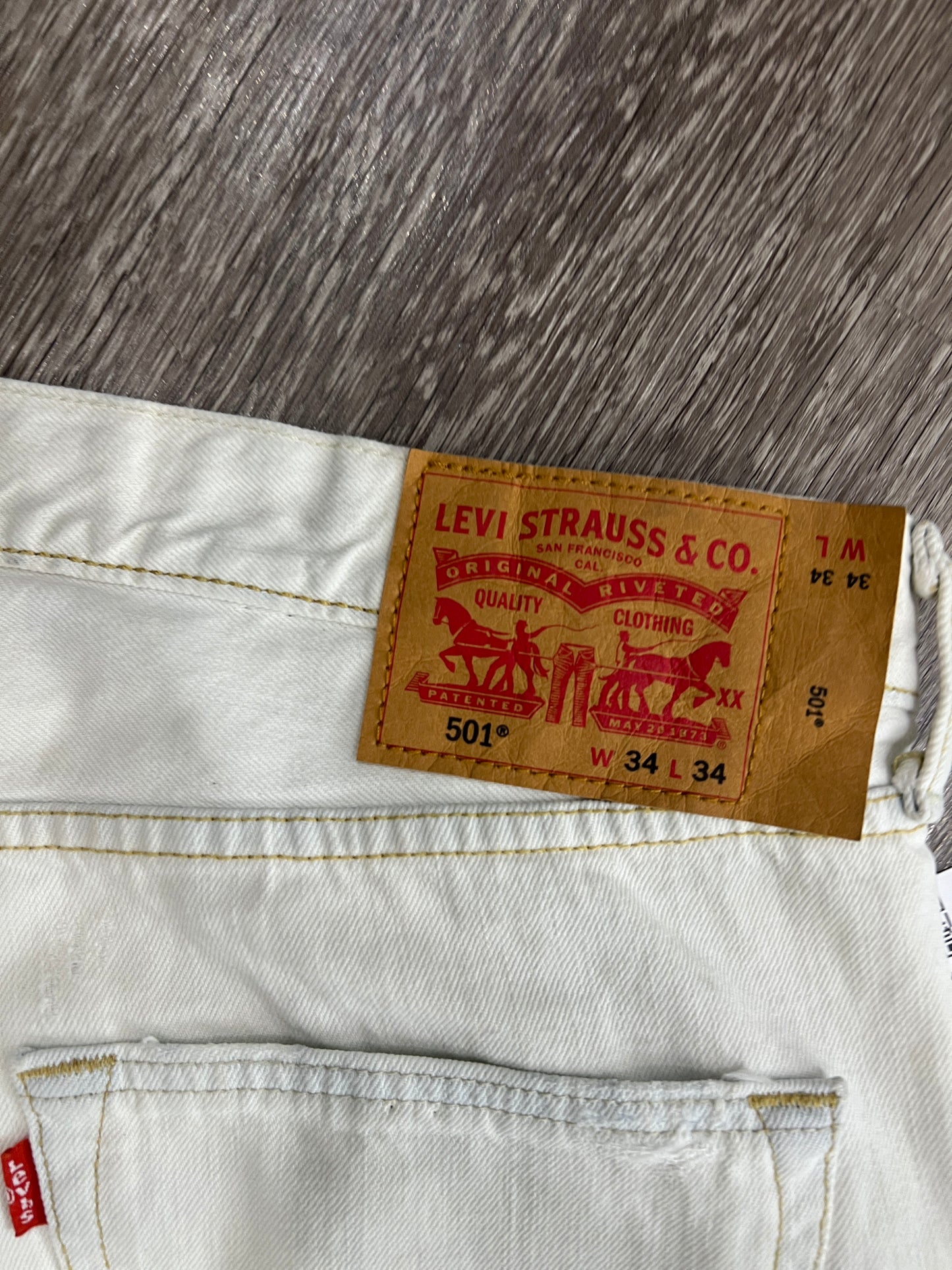 (Mens 34x34) Levis 501 Distressed Jeans