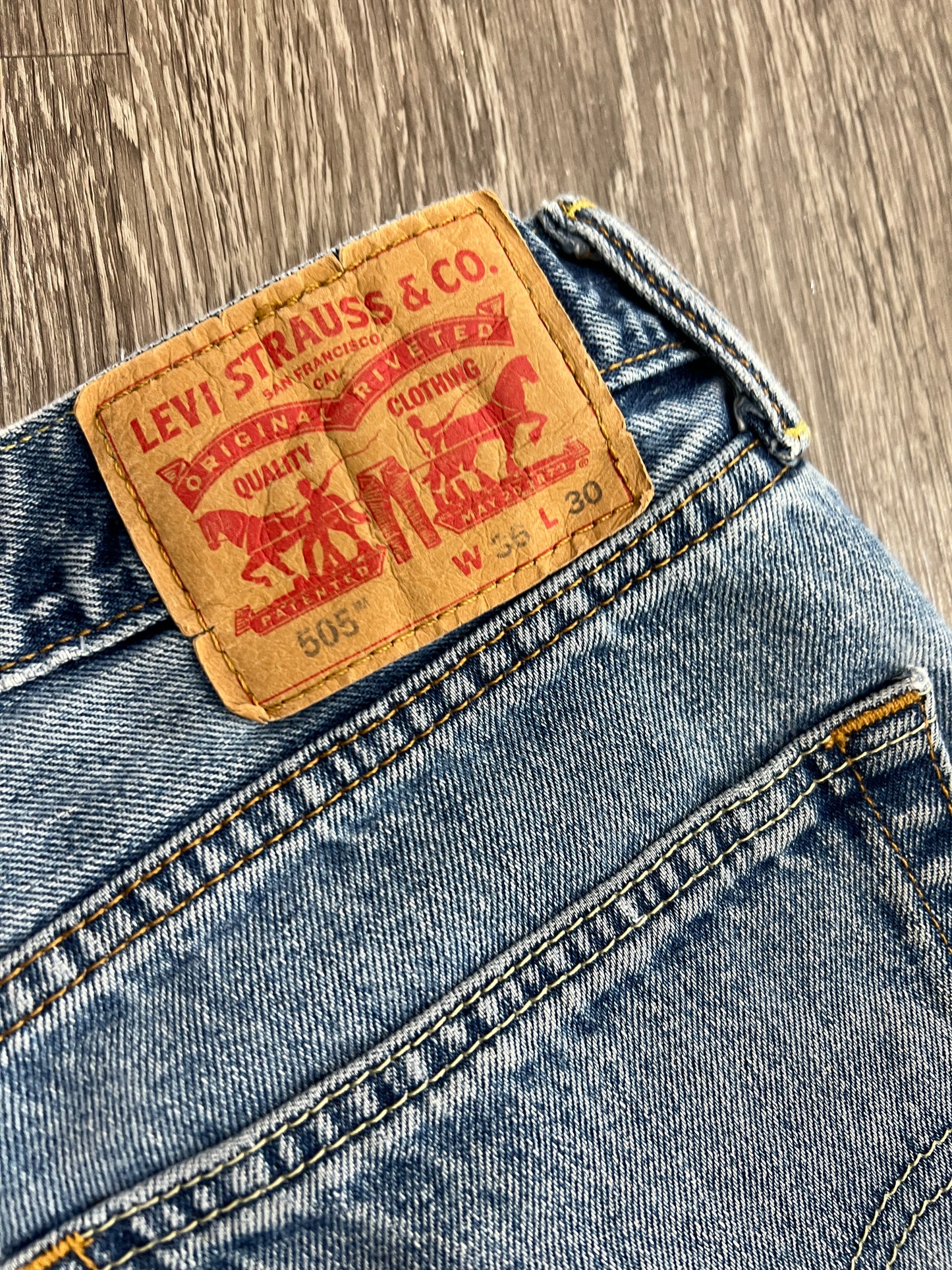(Mens 36x30) Levis 505 Jeans