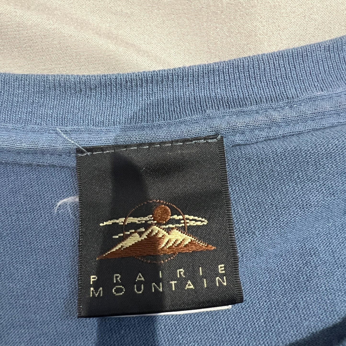 (Mens X) 90s Wolf Shirt