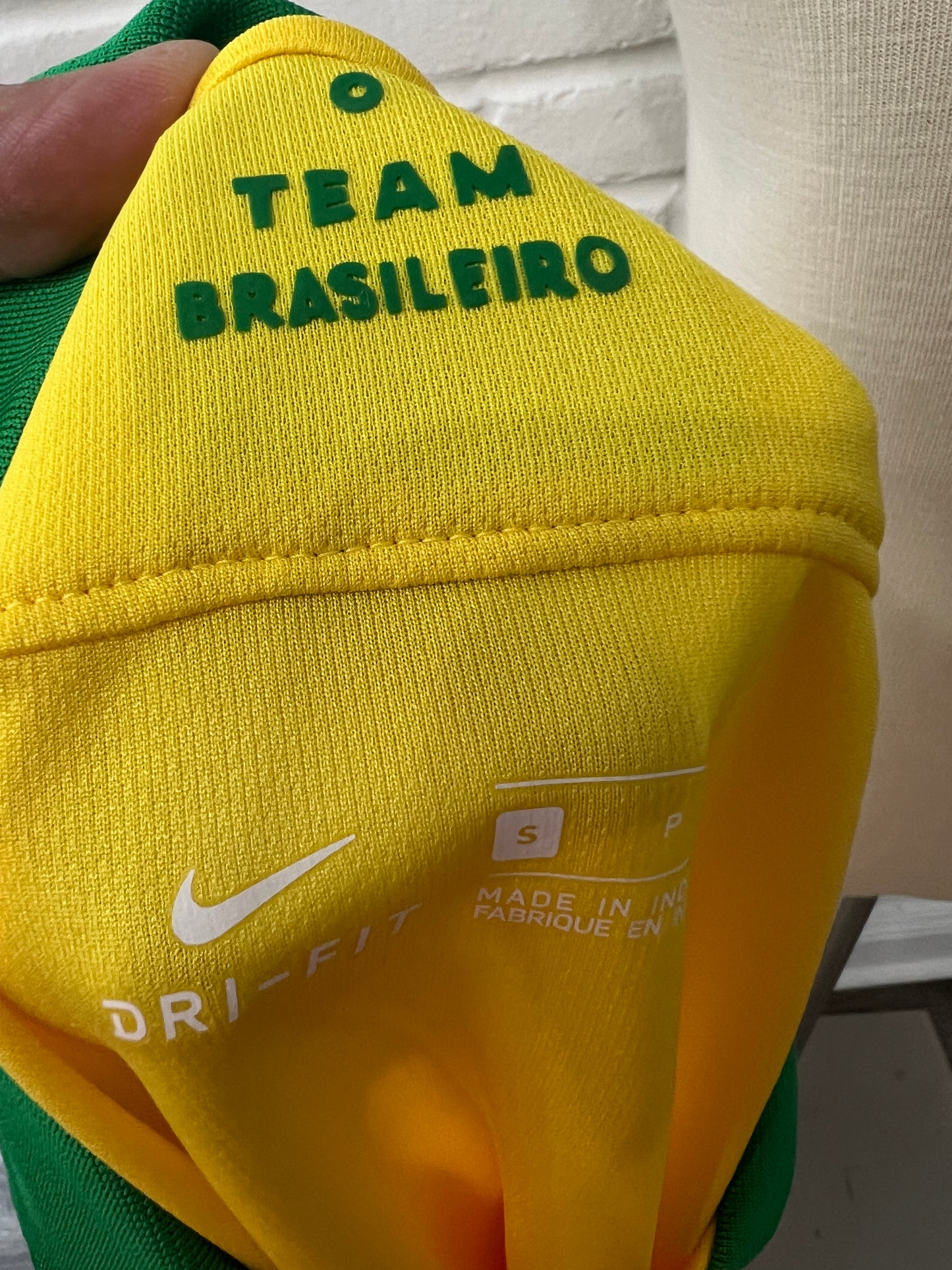 (Mens Small) Brazil Nike Soccer Jersey