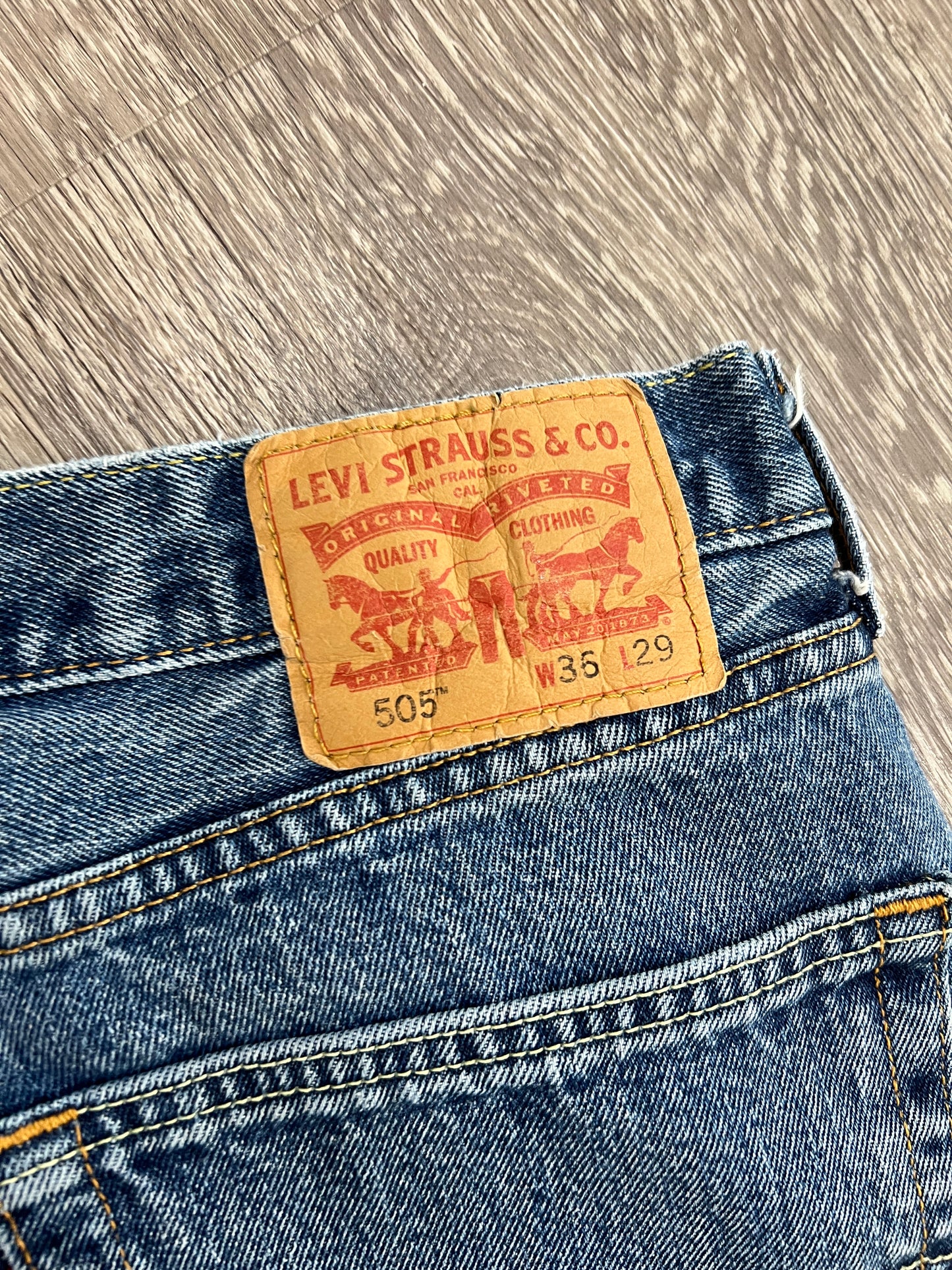 (Mens 36x29) Levis 505 Jeans