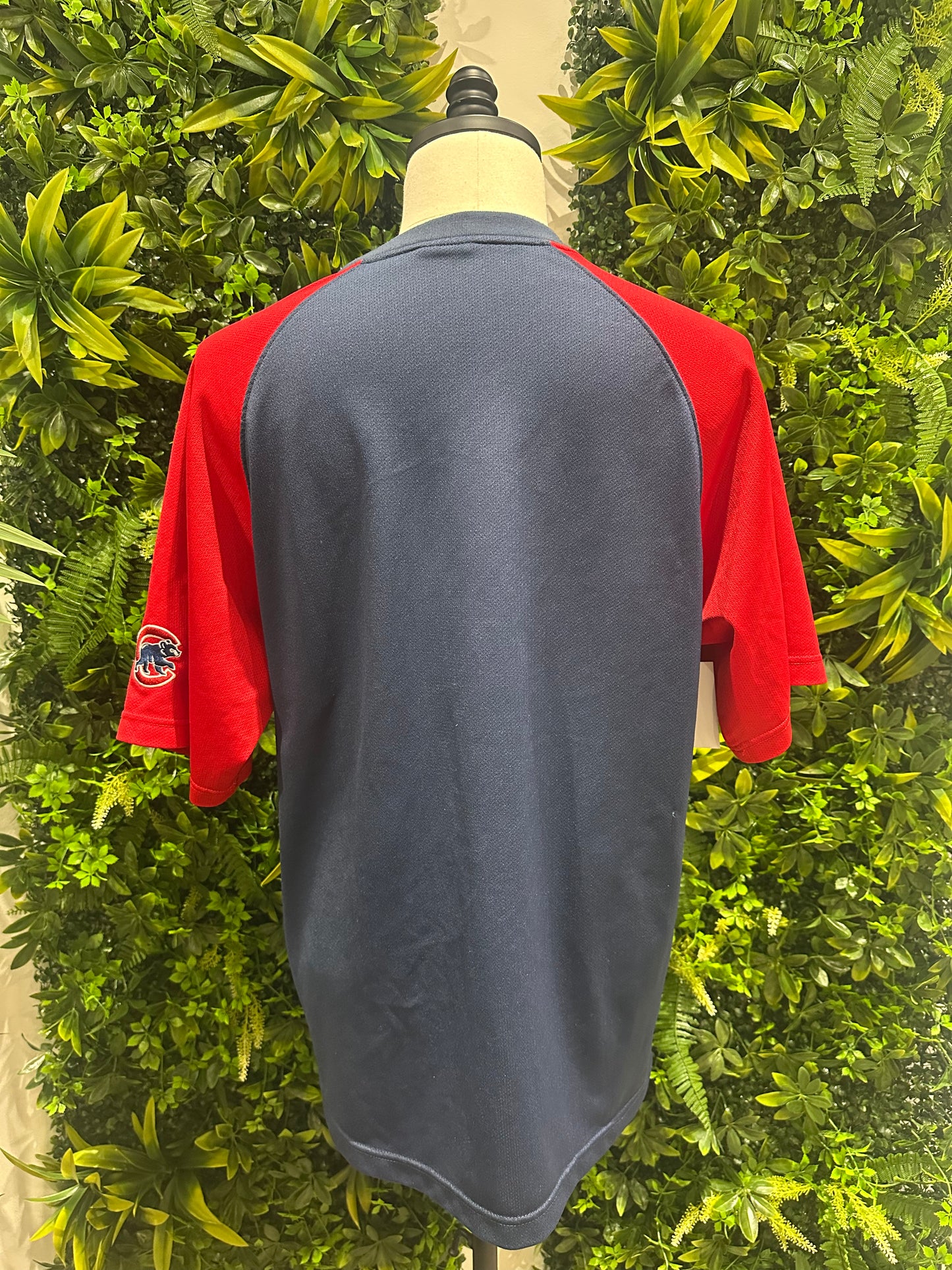 (Mens Large) Chicago Cubs Shirt
