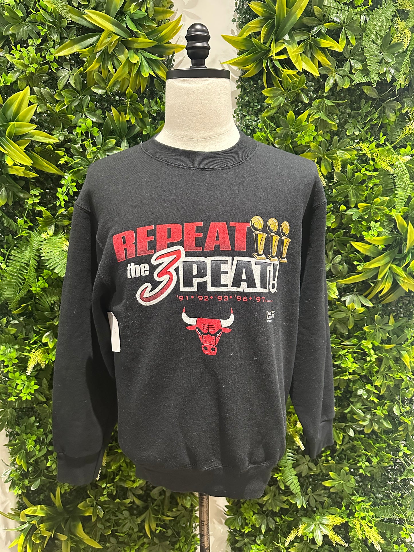 (Mens Medium) 1997 Chicago Bulls Sweater