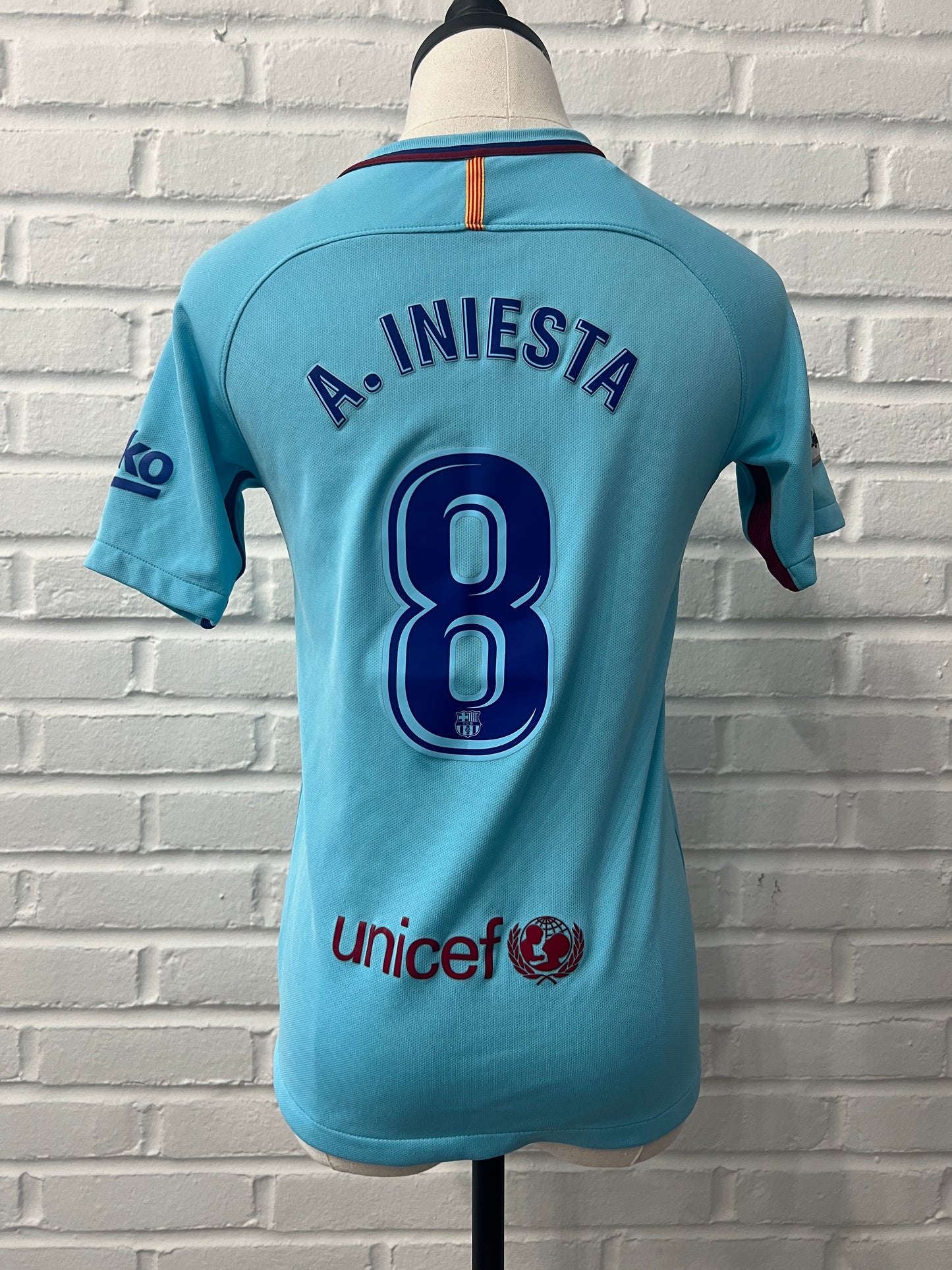 (Kids Large) FC Barcelona Andres Iniesta Soccer Jersey