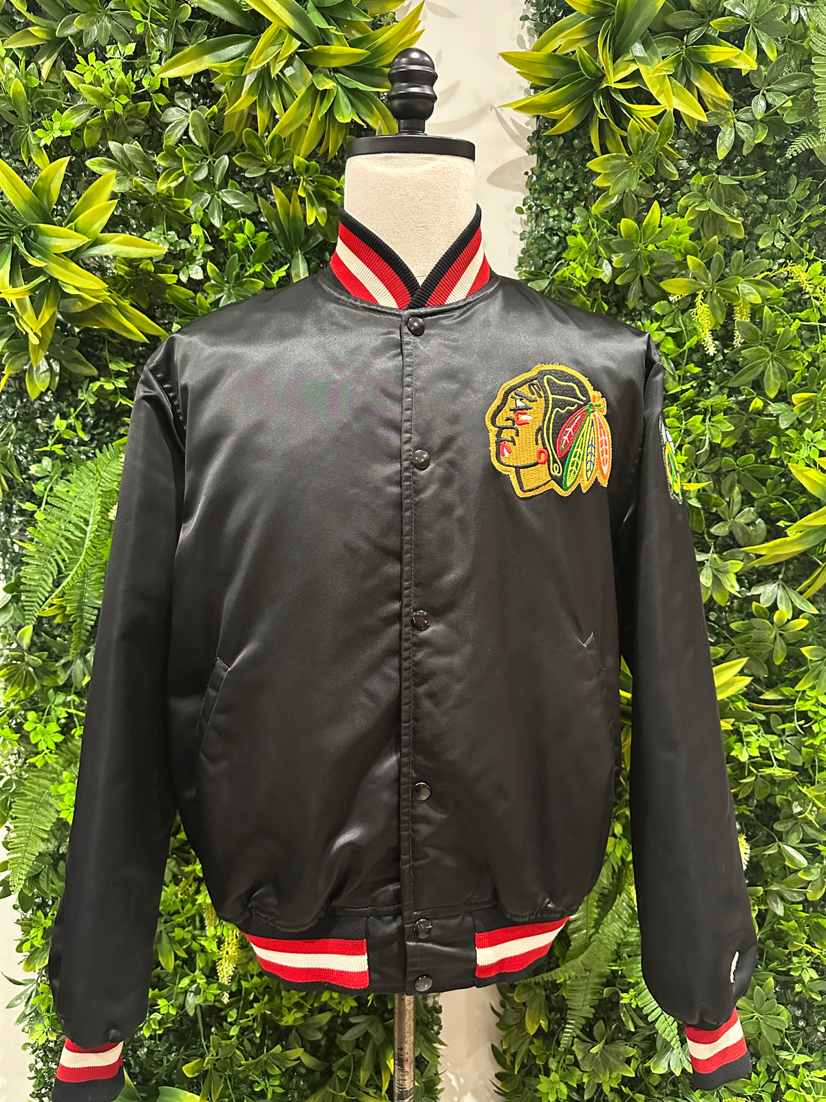 (Mens Medium) 90s Starter Chicago Blackhawks Bomber Jacket 007