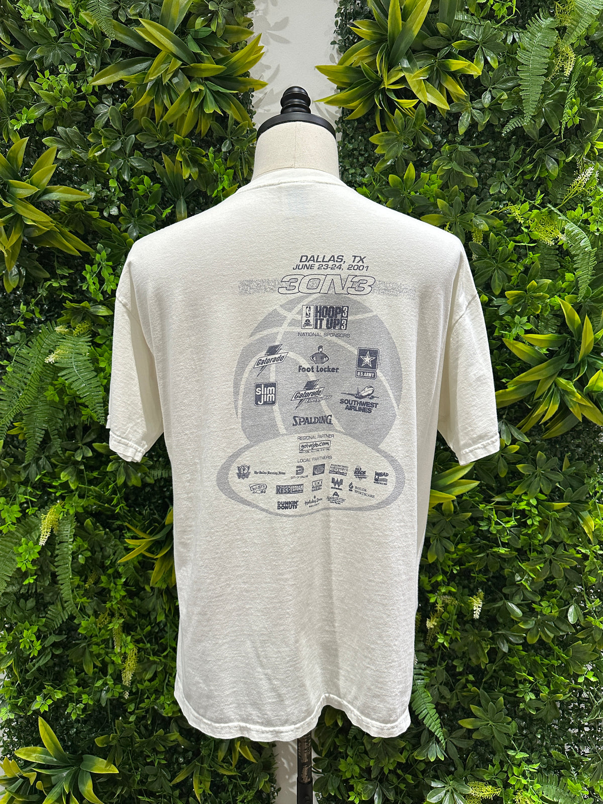(Mens Large) 2001 'Hoop It Up' Shirt 007
