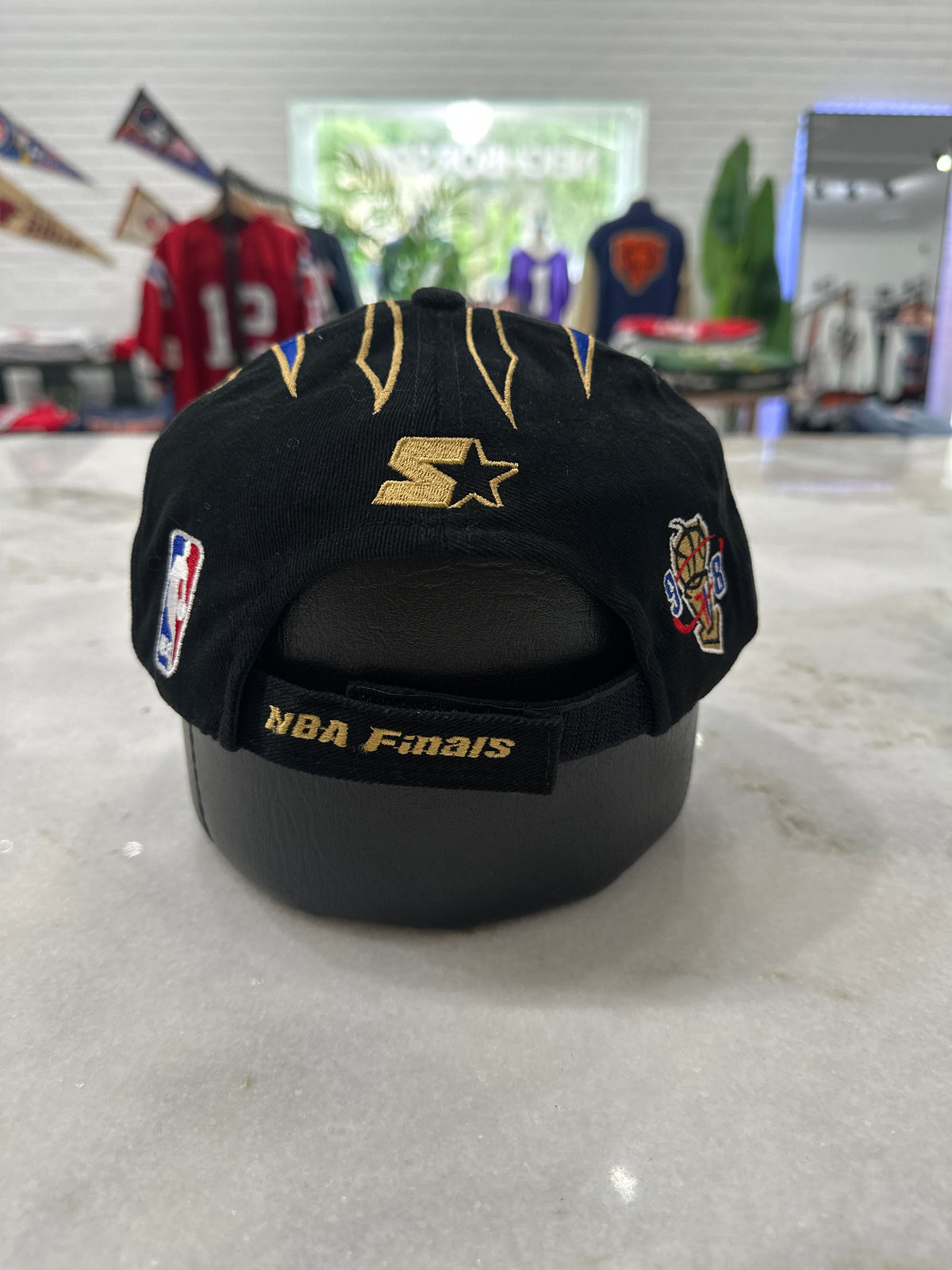 1998 Starter Chicago Bulls NBA Champs Strap-Back Hat
