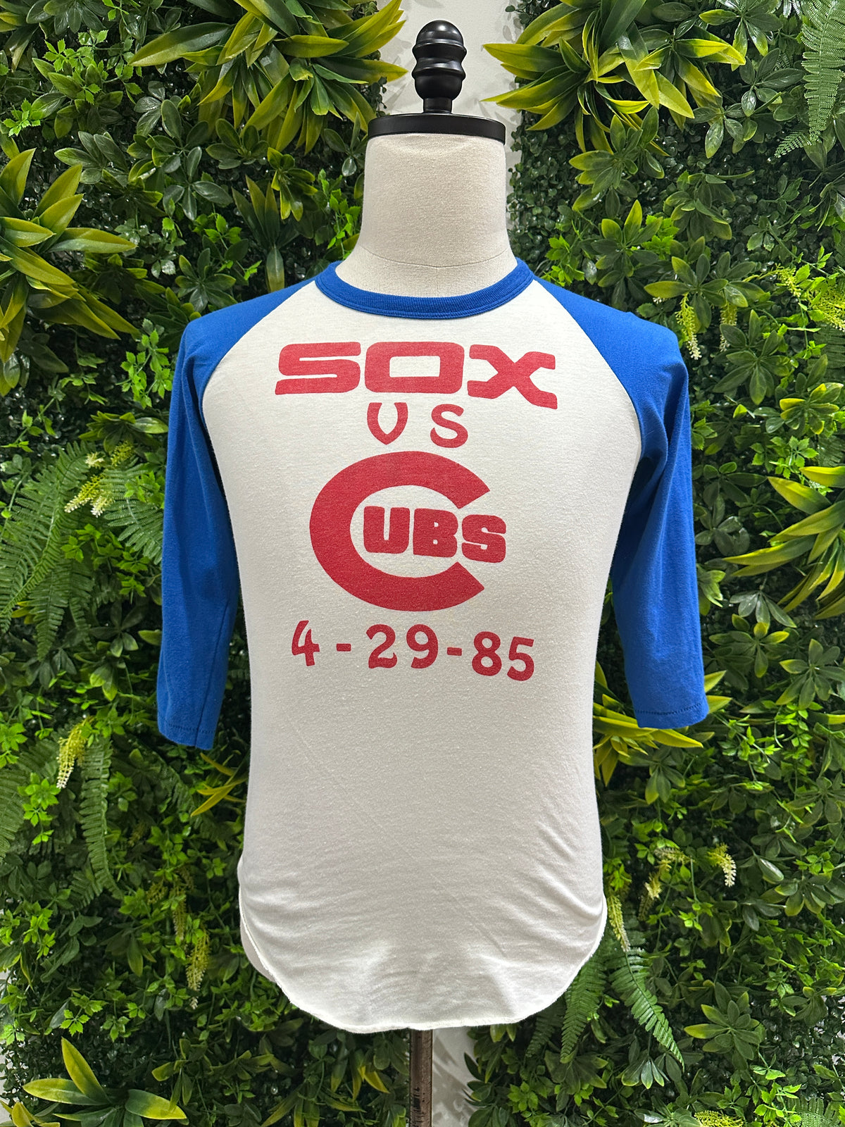 (Womens Medium) 1985 Chicago Cubs Vs. White sox Shirt