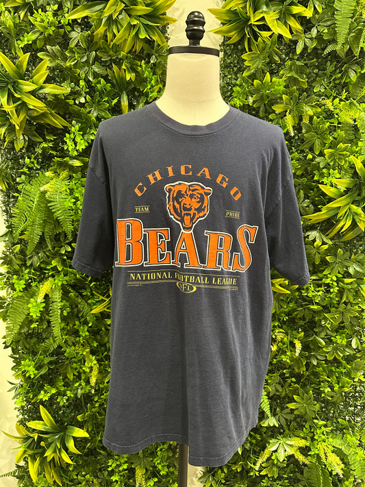 (Mens XL) 1999 Chicago Bears Spell-Out Shirt 007