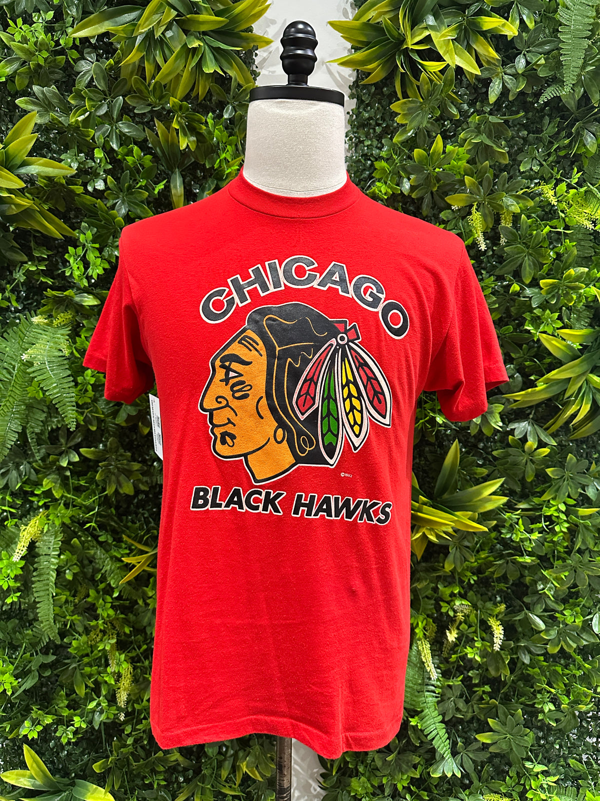 (Mens Medium) 1982 Chicago Blackhawks Spell-Out Shirt 007