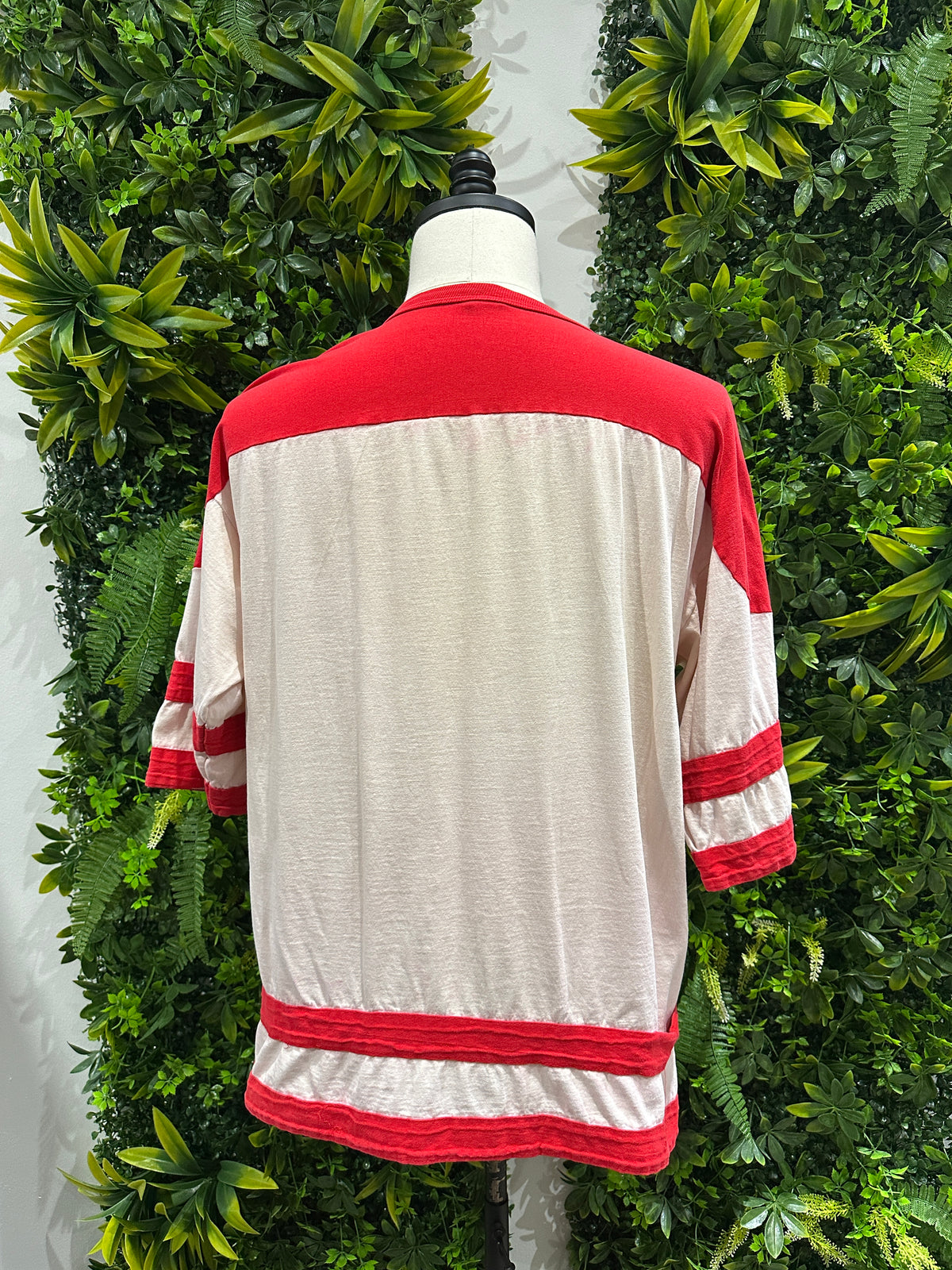 (Mens XL) 90s Chicago Blackhawks Spell-Out Shirt 007