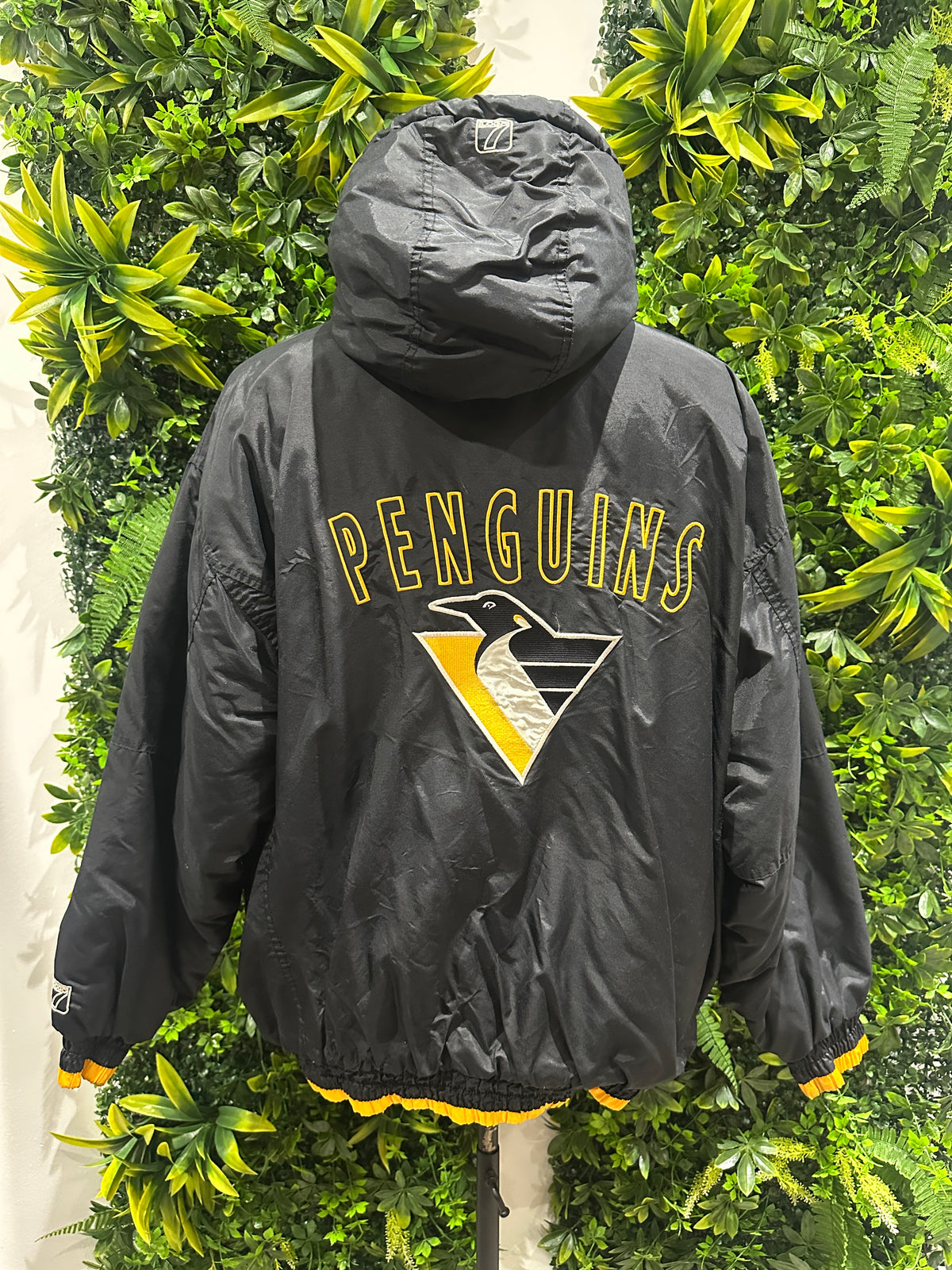 (Men XL) 90s Pittsburgh Penguins Puffer Jacket 007