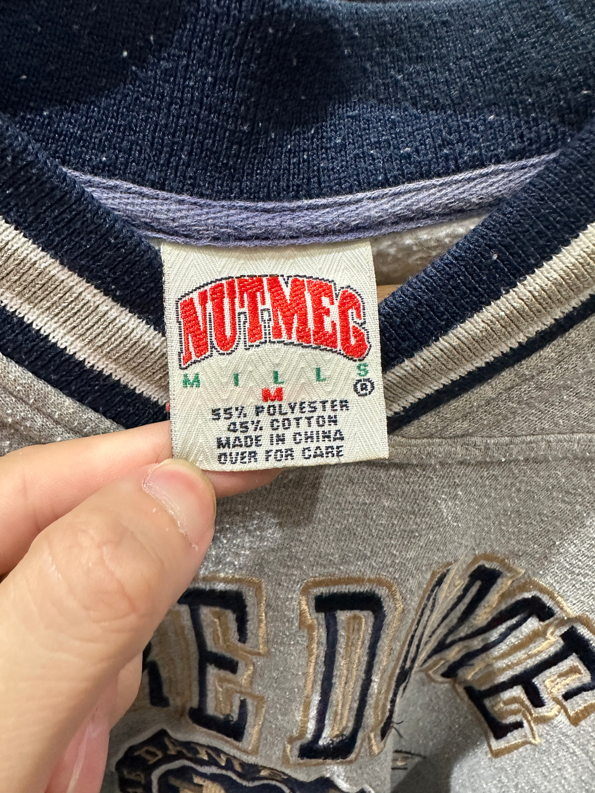 (Mens Medium) 90s Notre Dame Spell-Out Sweater 007