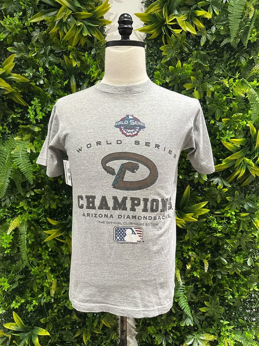 (Womens Large) 2001 Arizona Diamondbacks World Series Champs Shirt 007