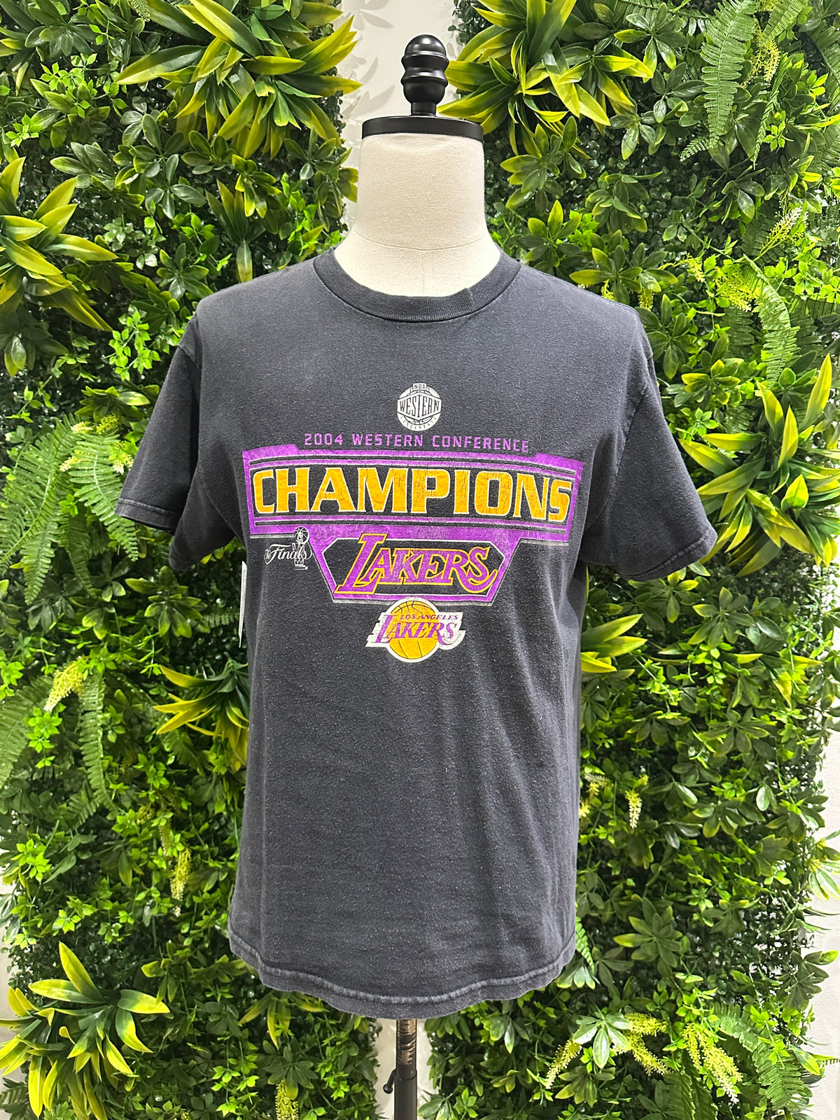 (Mens Large) 2004 L.A Lakers Western Conference Champs Shirt 007
