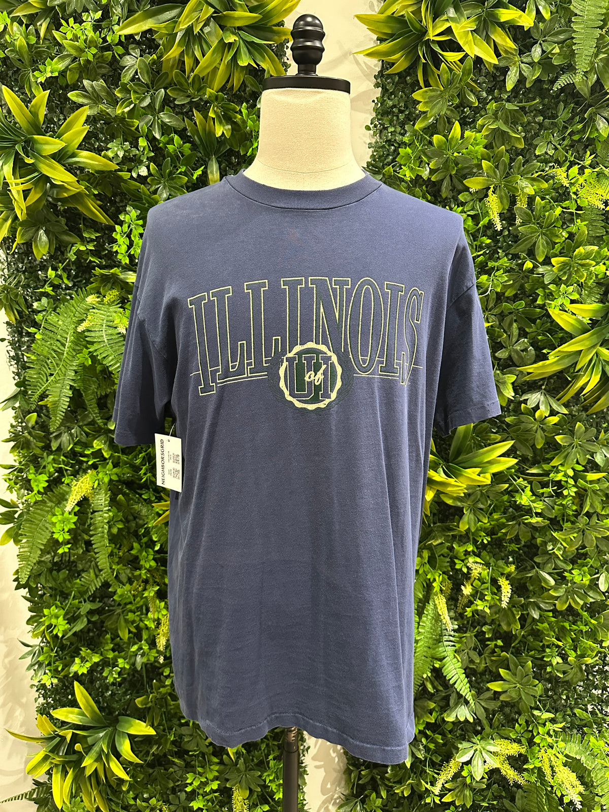 (Mens XL) 90s University of Illinois Spell-Out Shirt 007