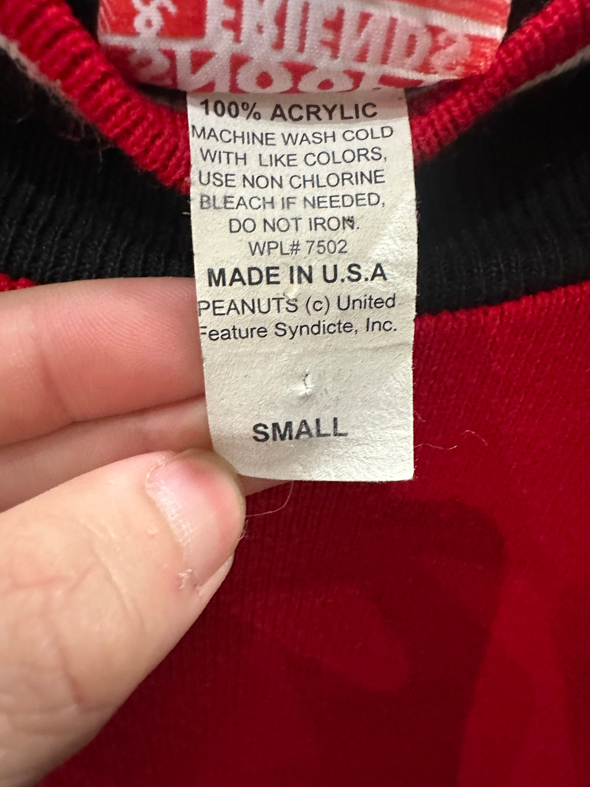 (Womens Small) 90s Snoopy Knitted Sweater 007