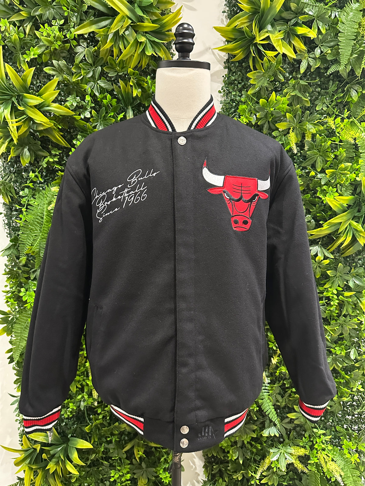 (Mens XL) NBA Chicago Bulls Reversible Varsity Jacket