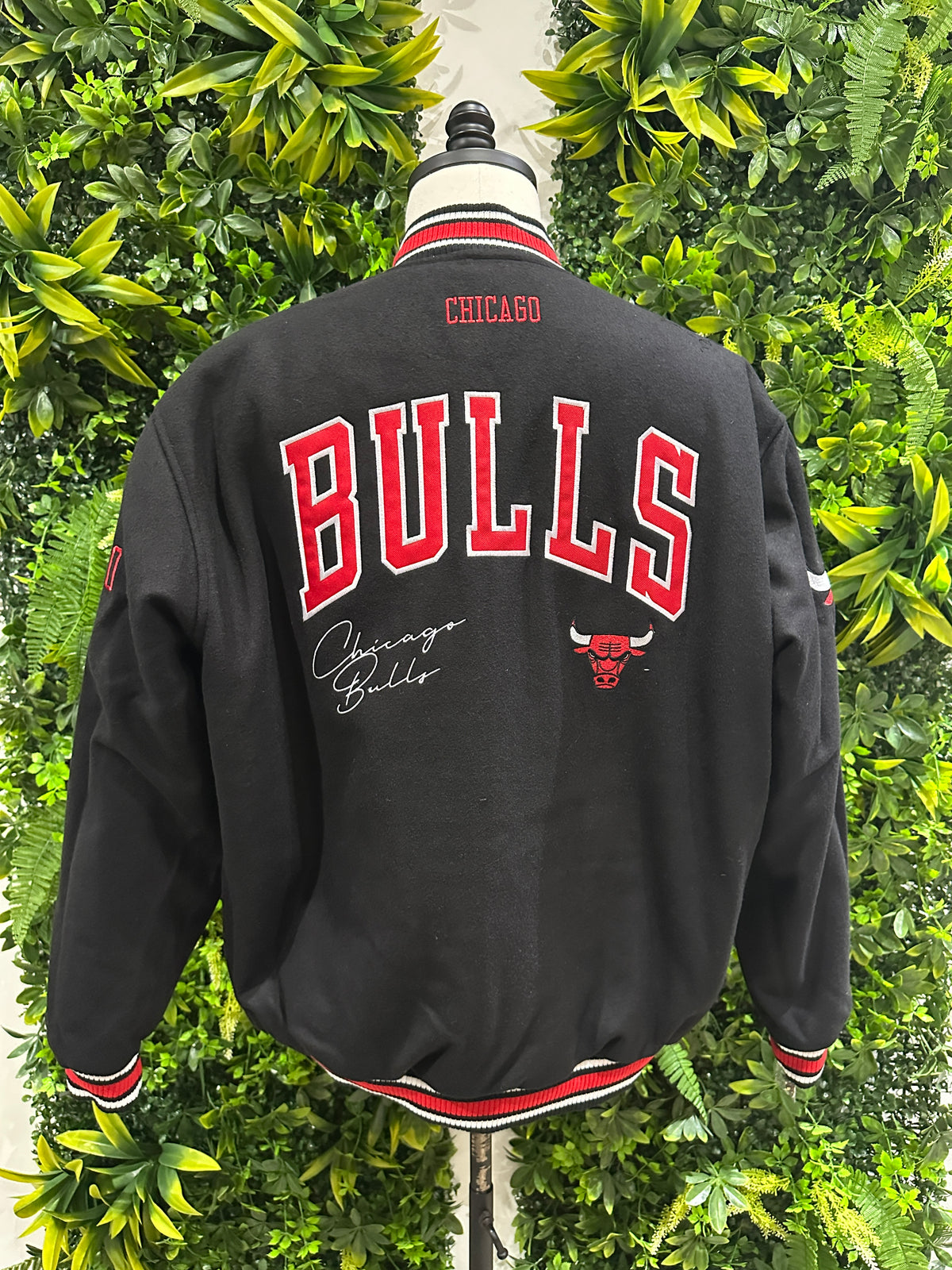 (Mens Large) NBA Chicago Bulls Reversible Varsity Jacket