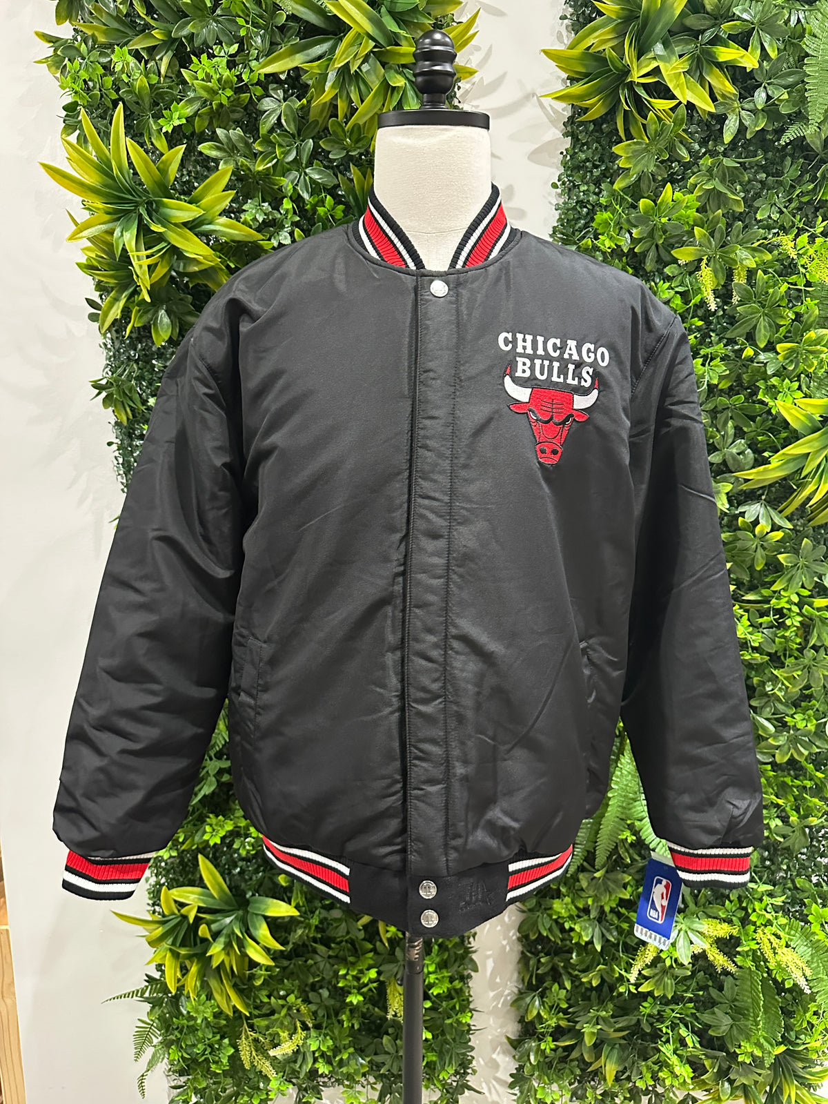 (Mens Large) NBA Chicago Bulls Reversible Varsity Jacket
