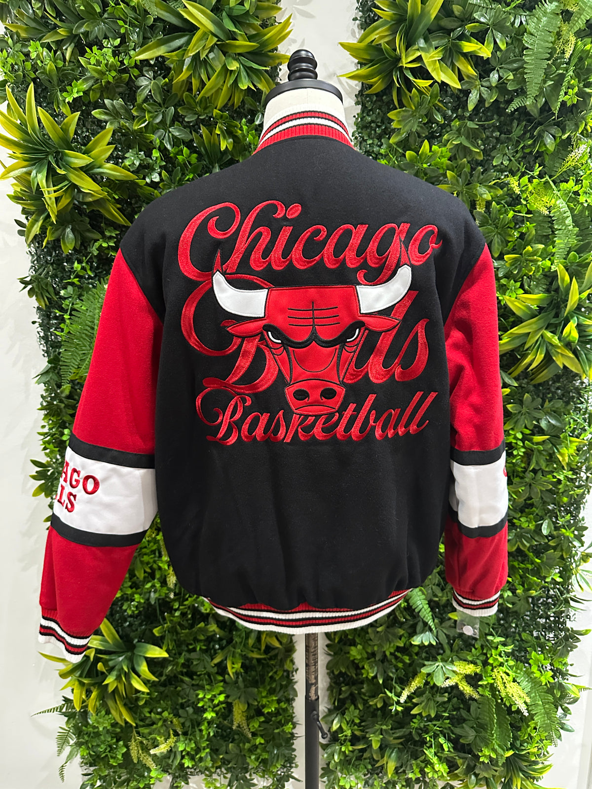 (Mens 2X) NBA Chicago Bulls Reversible Spell-Out Varsity Jacket