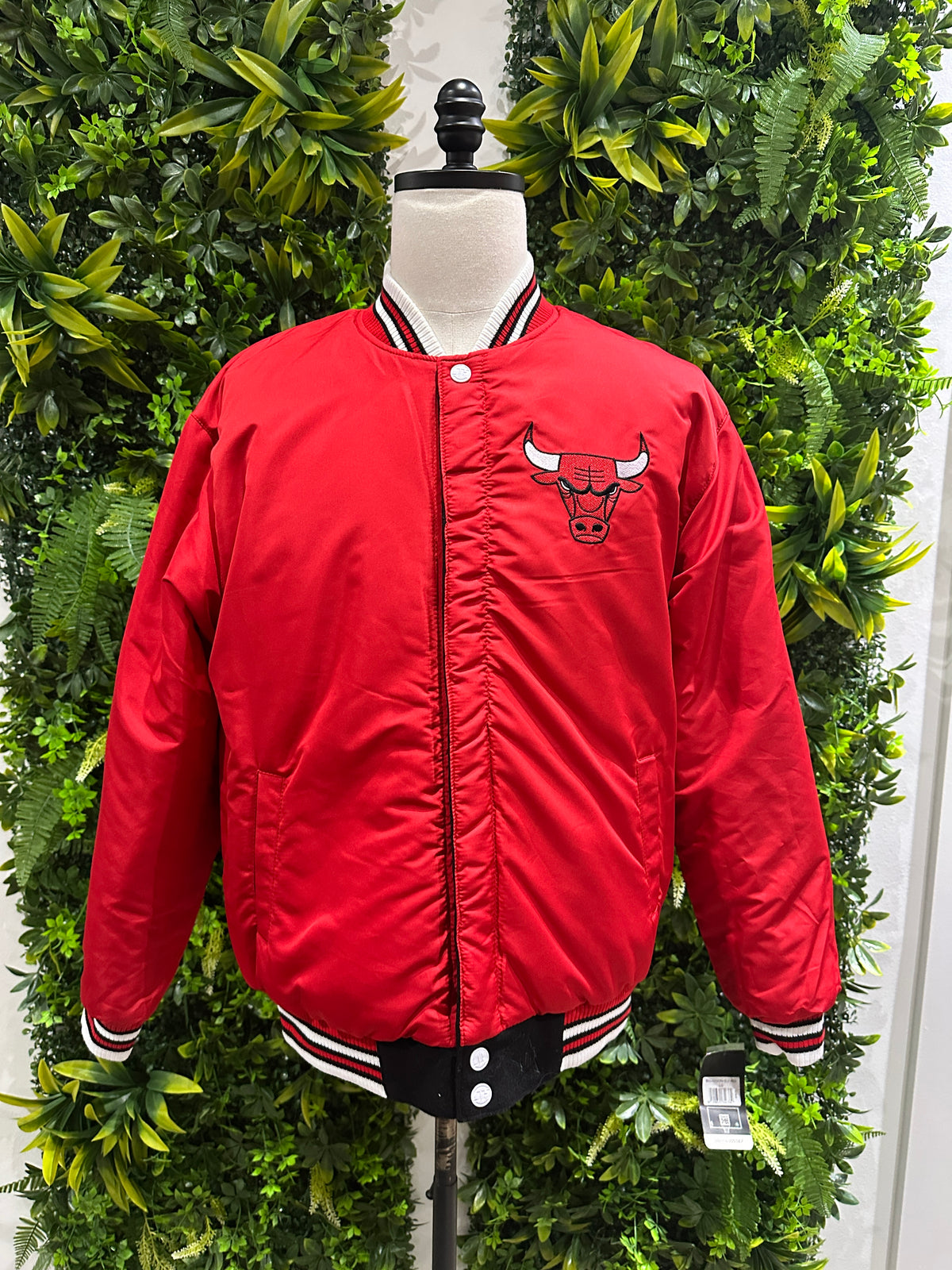 (Mens Large) NBA Chicago Bulls Reversible Spell-Out Varsity Jacket