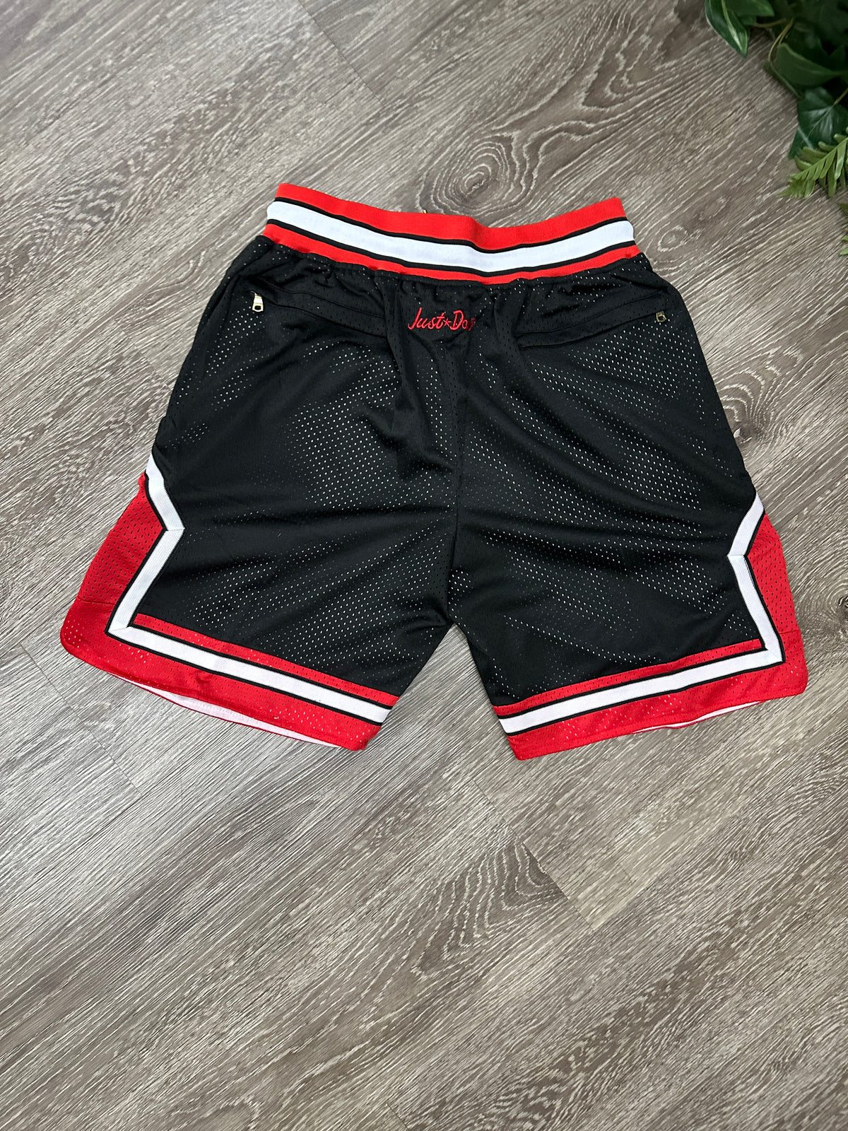 (Mens Small) NBA Chicago Bulls Black Basketball Shorts