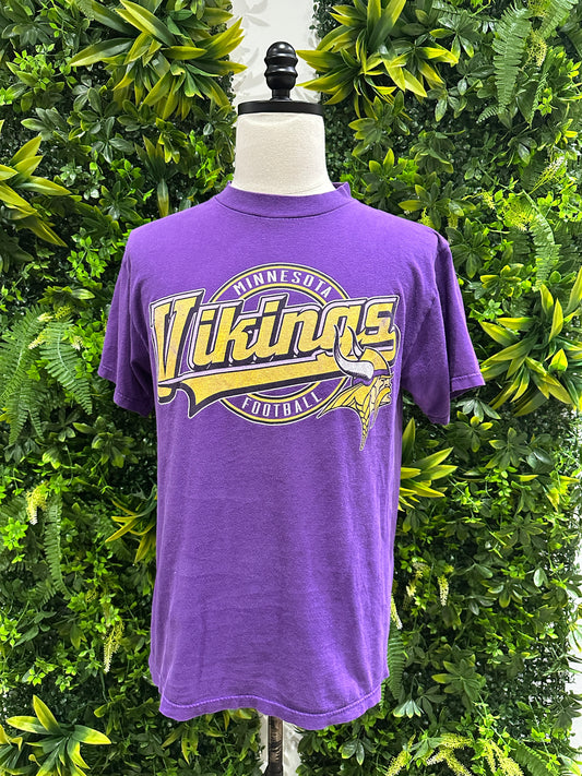 (Mens Medium) 90s Minnestota Vikings Spell-Out Shirt 007