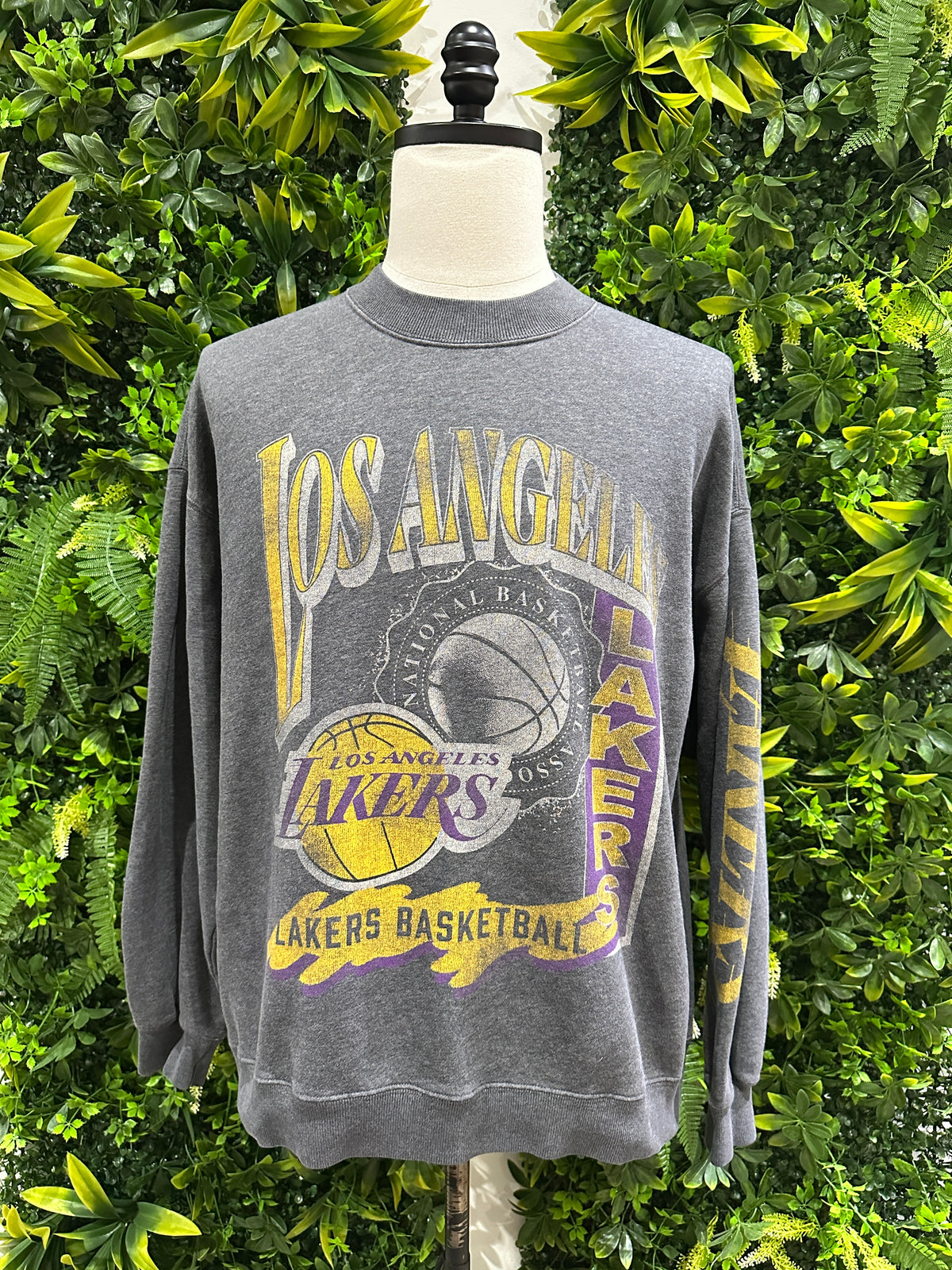 (Mens XL) NBA L.A Lakers Sweater 007