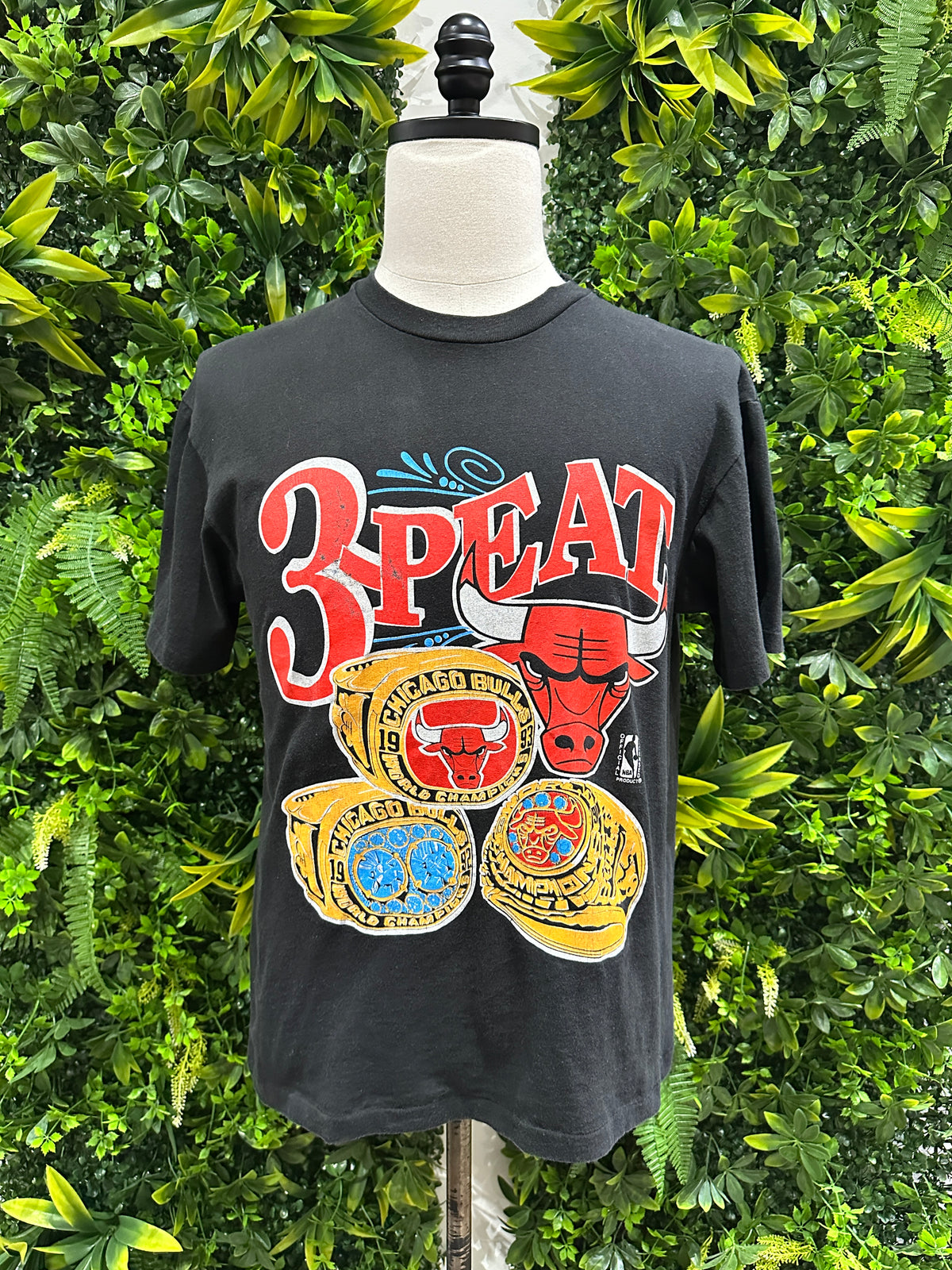 (Mens Medium) 1993 Chicago Bulls 3-Peat Champs Shirt 007