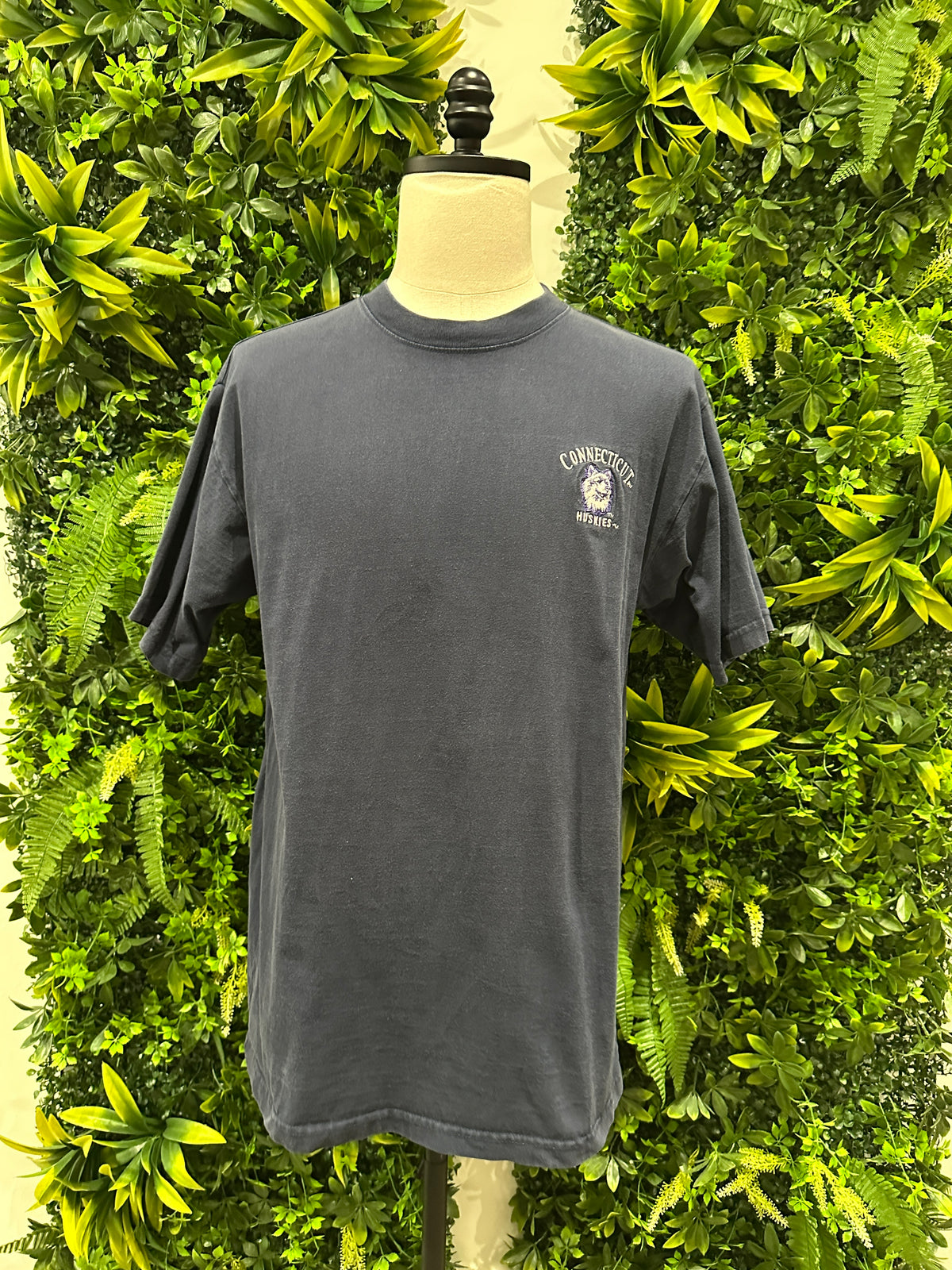 (Mens Large) 90s University of Connecticut Huskies Shirt 007