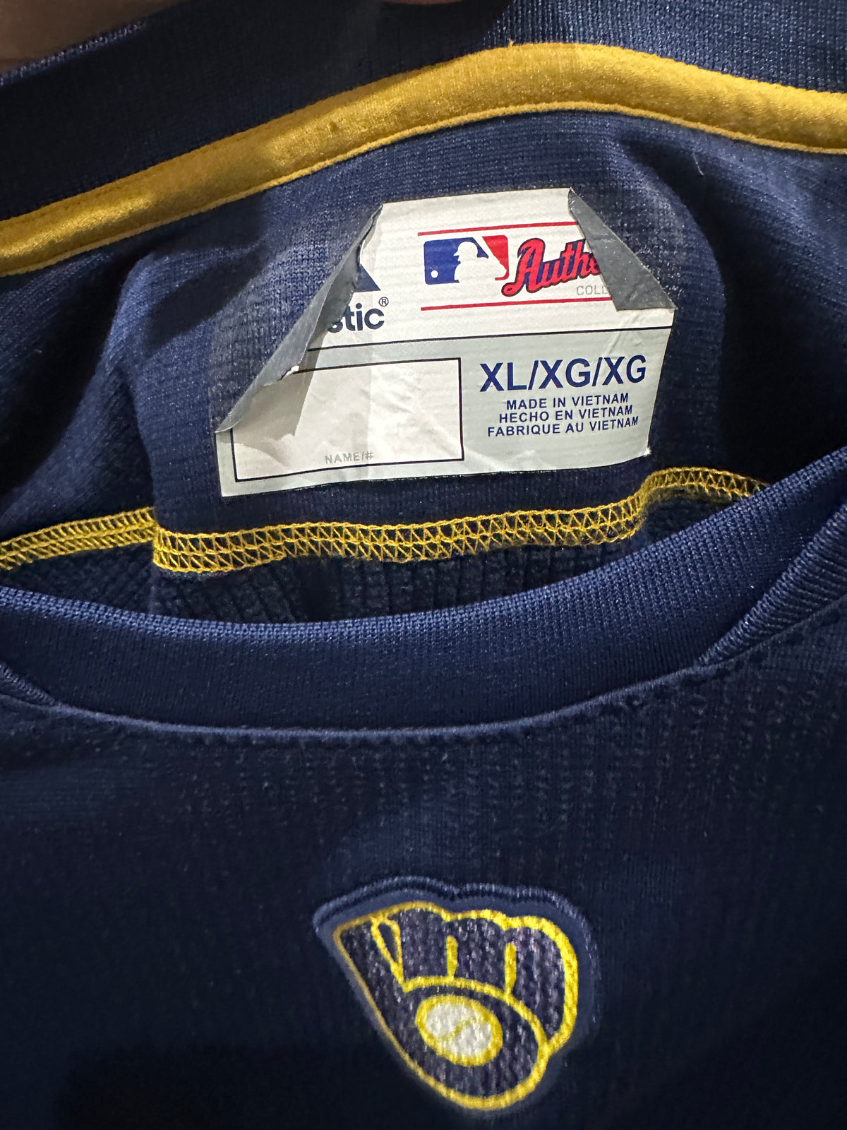(Mens XL) MLB Milwaukee Brewers Long-Sleeve Shirt 007
