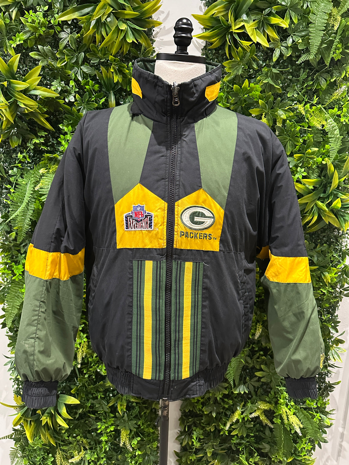 (Mens Medium) 90s Green Bay Packers Reversible Puffer Jacket 007